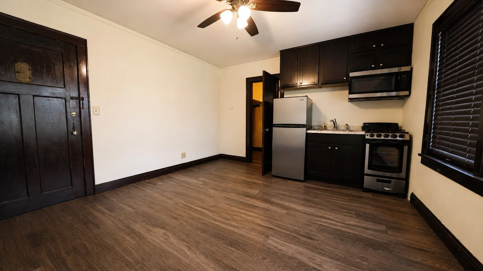 2086-10 living room4.jpg