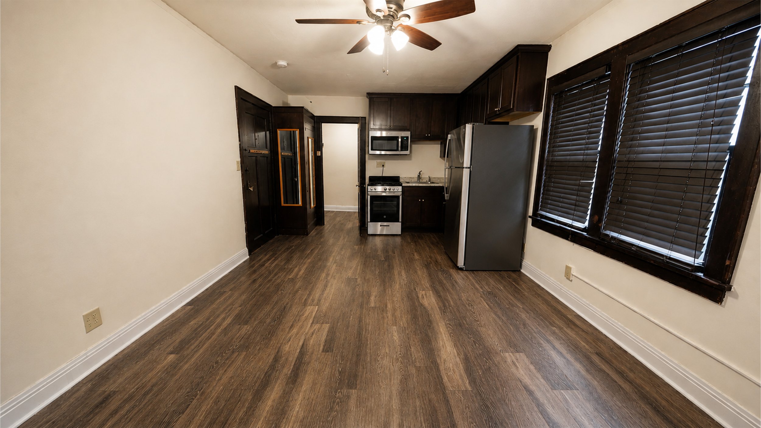2086-2 living room2.jpg