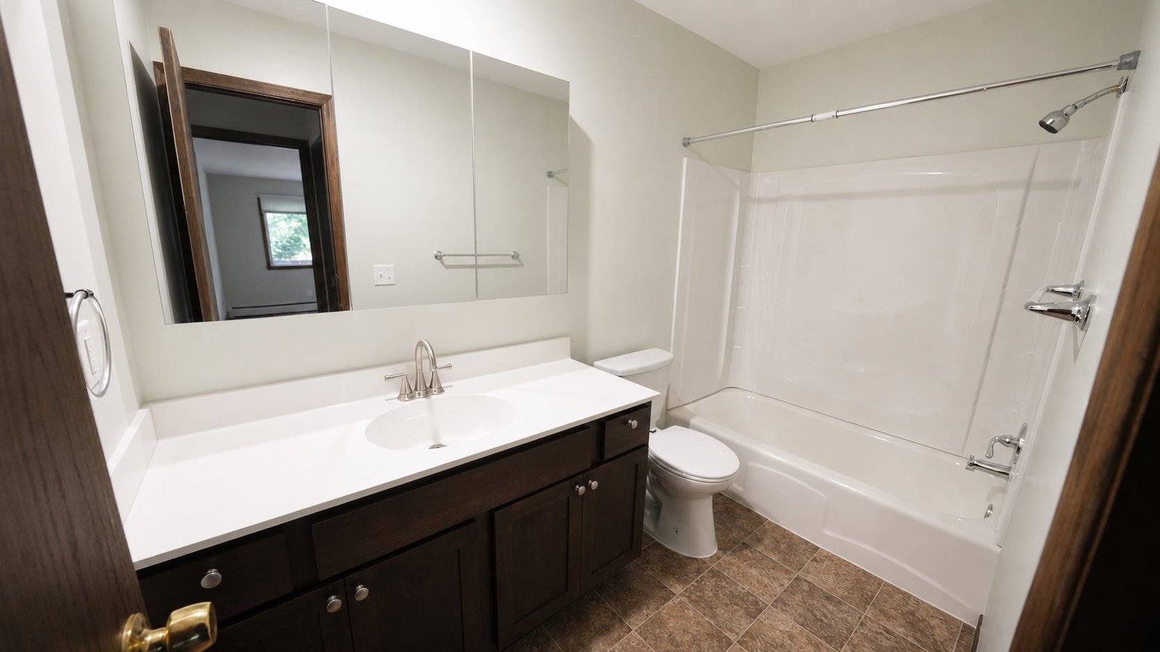 965-303 bathroom.jpg