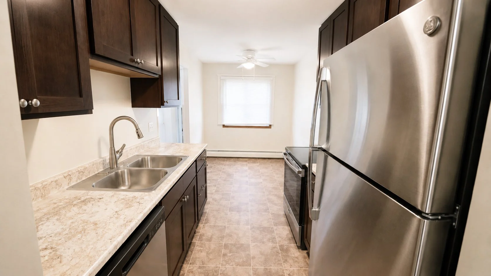 965-303 kitchen3.jpg