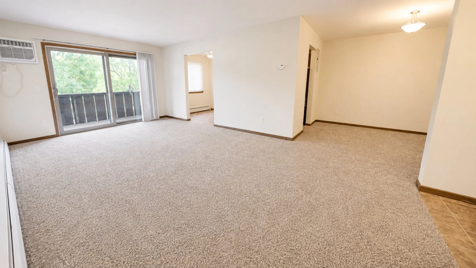 965-303 living room2.jpg