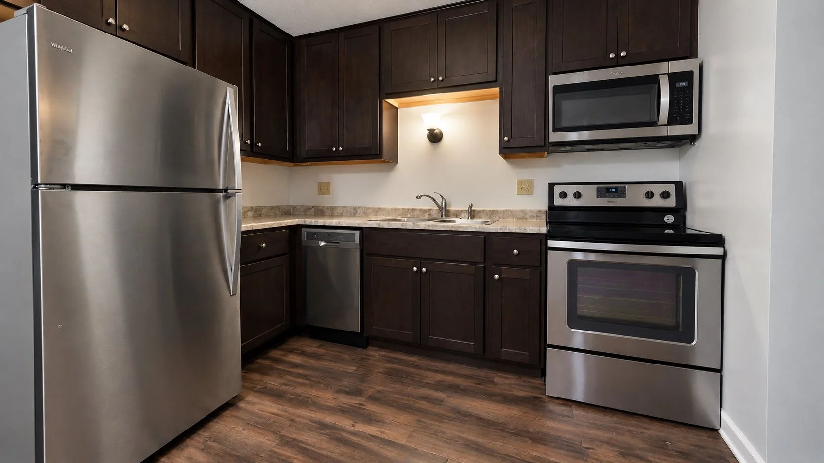 580-2 kitchen.jpg
