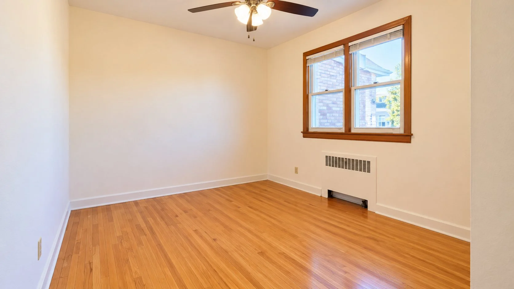 1837-11 bedroom3.jpg