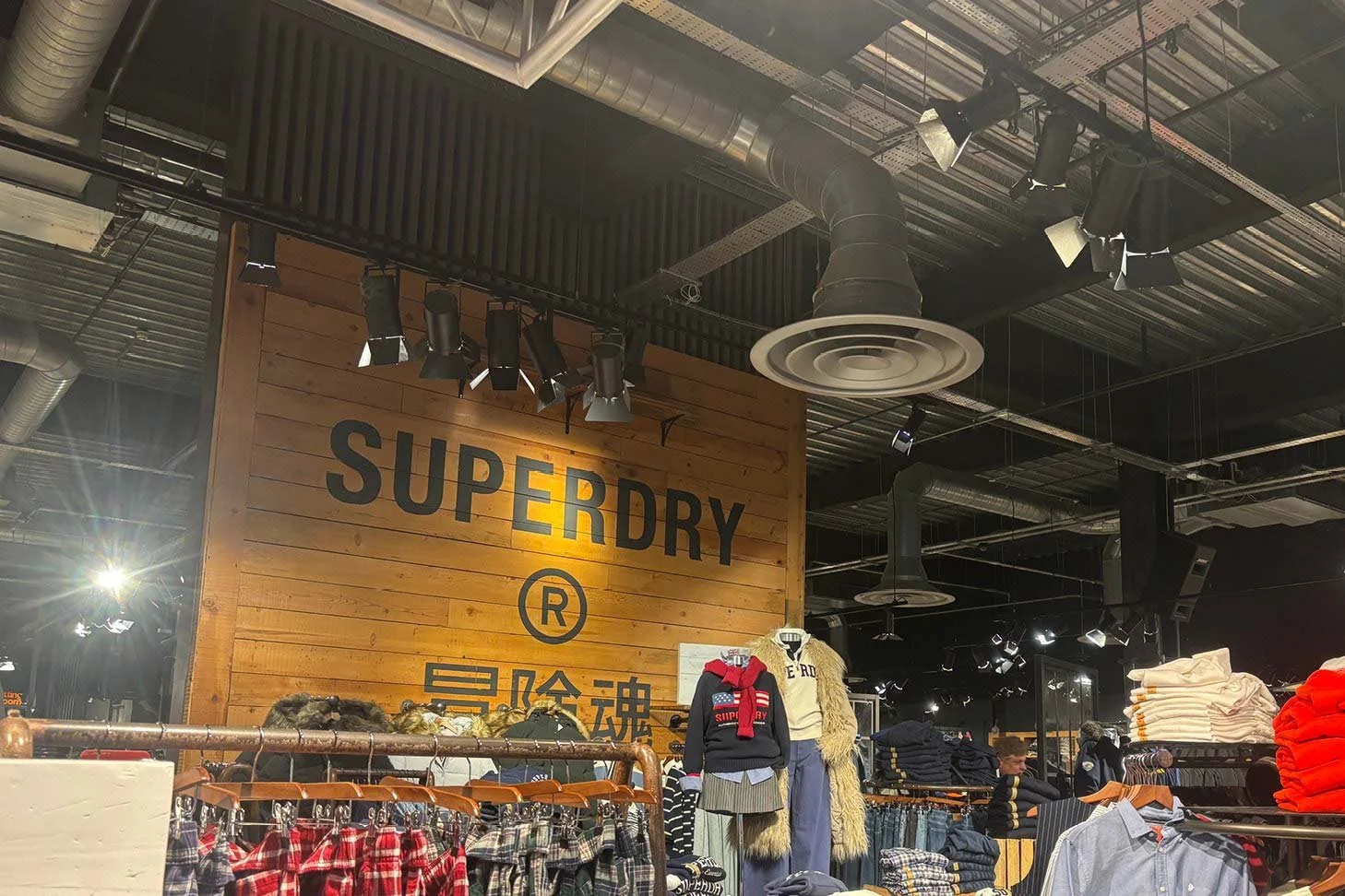 SUPERDRY-2.jpg