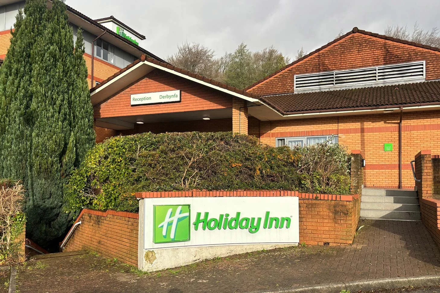 holiday-inn-.jpg