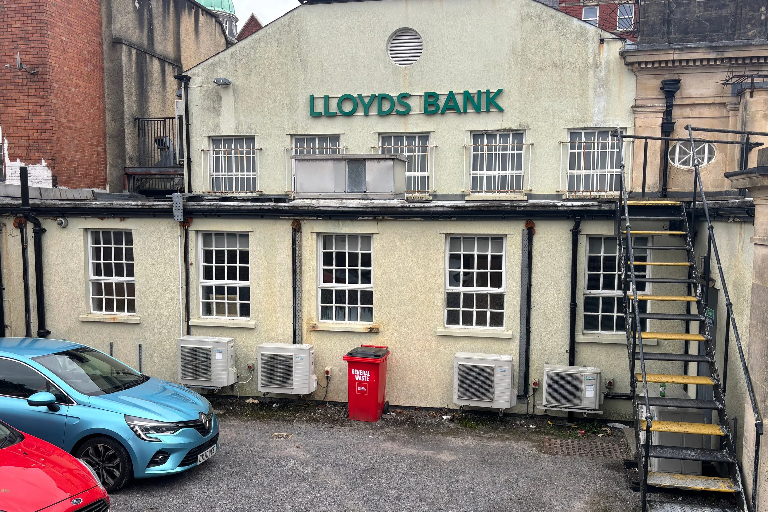 lloyds.jpg