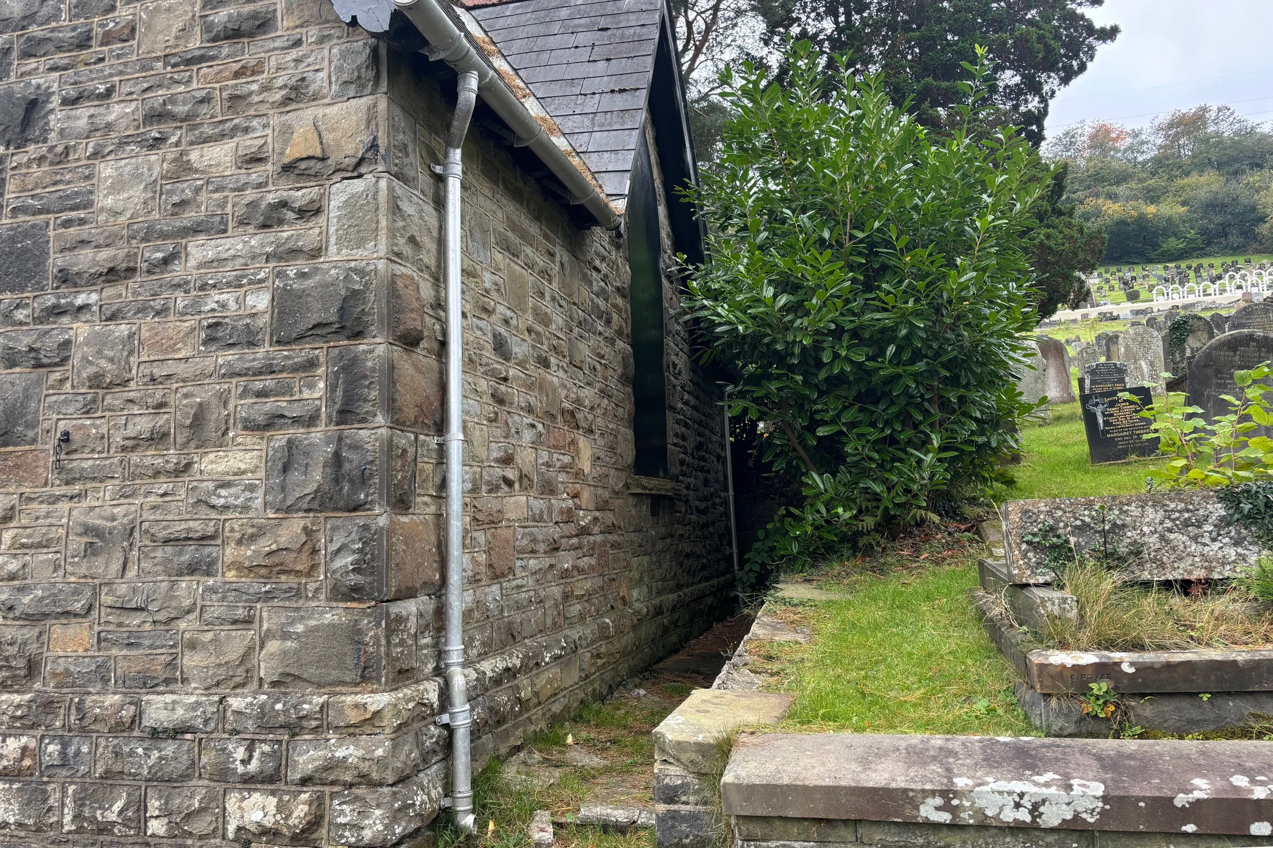 Aberfan cemetary10.jpg