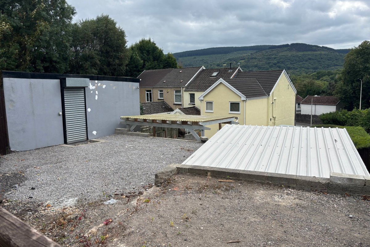 MERTHYR_98.jpg
