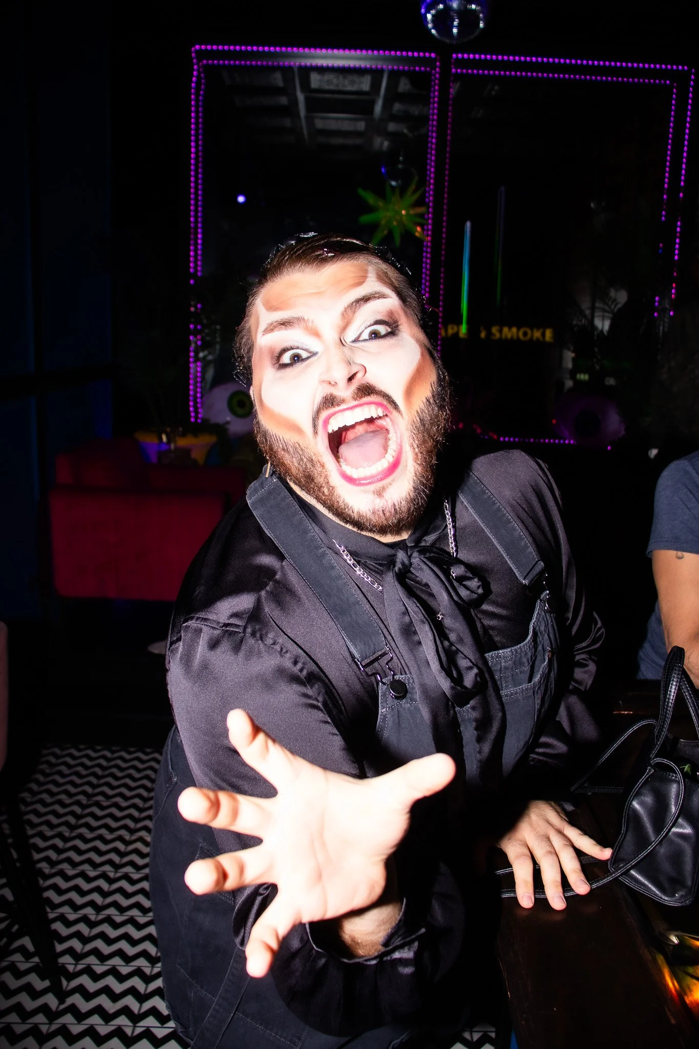 BUMP : ZOMBIE RAVE - Photo by Ty Yamamoto (@ty_yamamoto1)