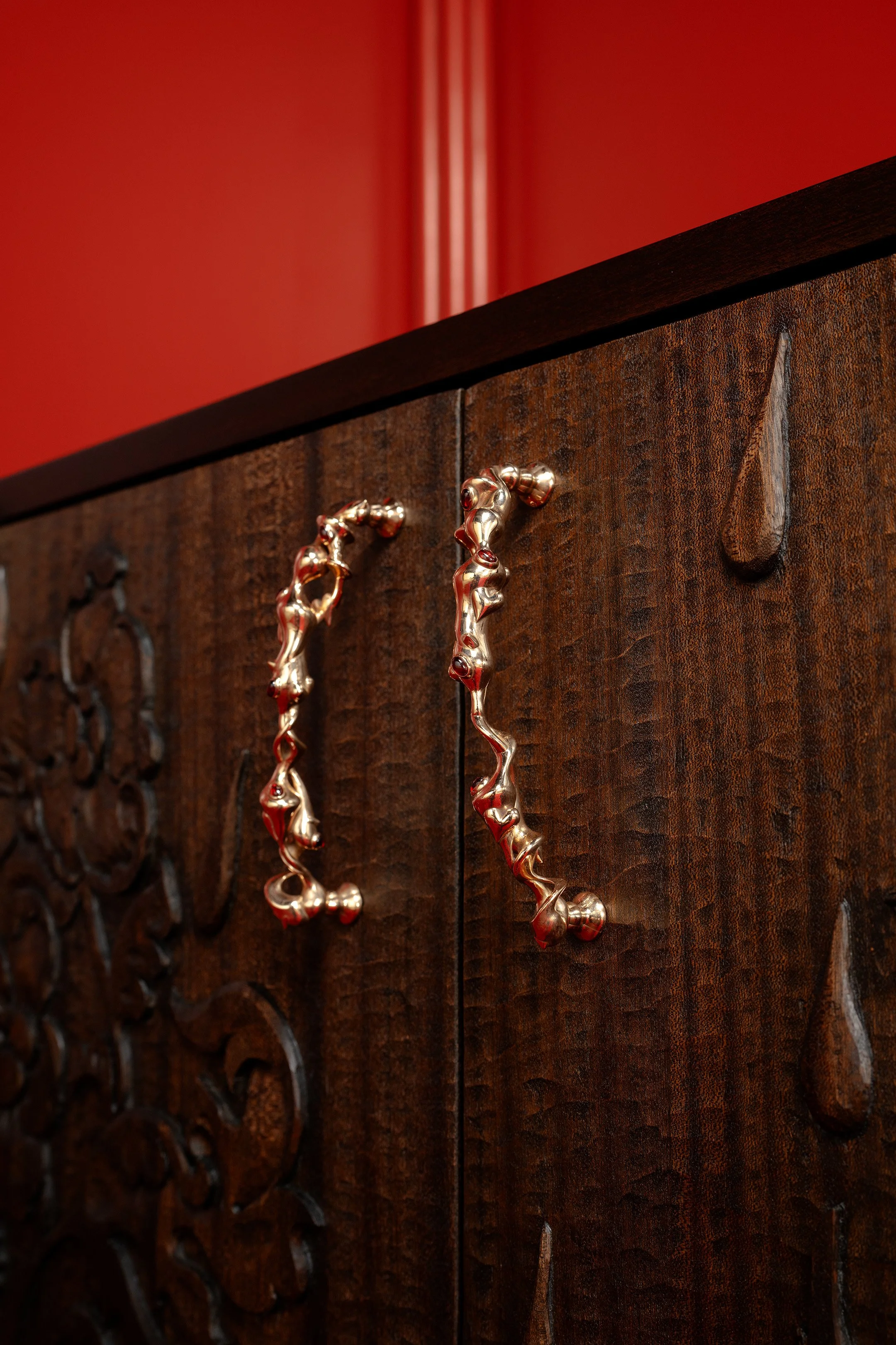 Handles-Detail-Vertical.jpeg