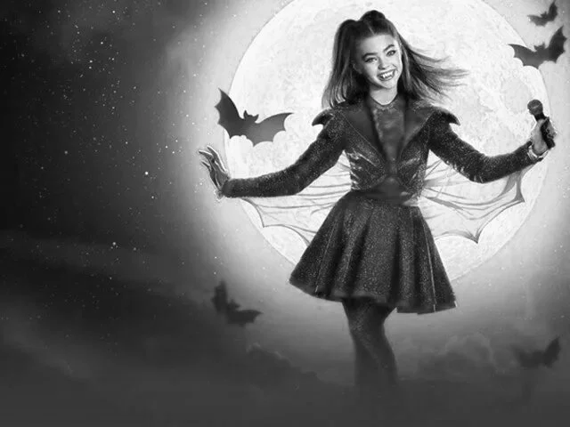 VAMPIRINA: TEENAGE VAMPIRE