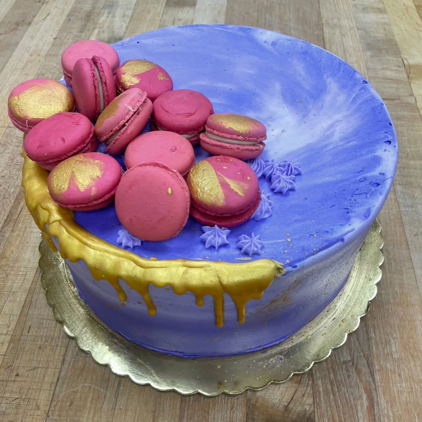 Macaron cake! #antoinespastryshop #bakery #bakerylife #bakerytiktok #cakes #richthebaker #happybirthday❤️