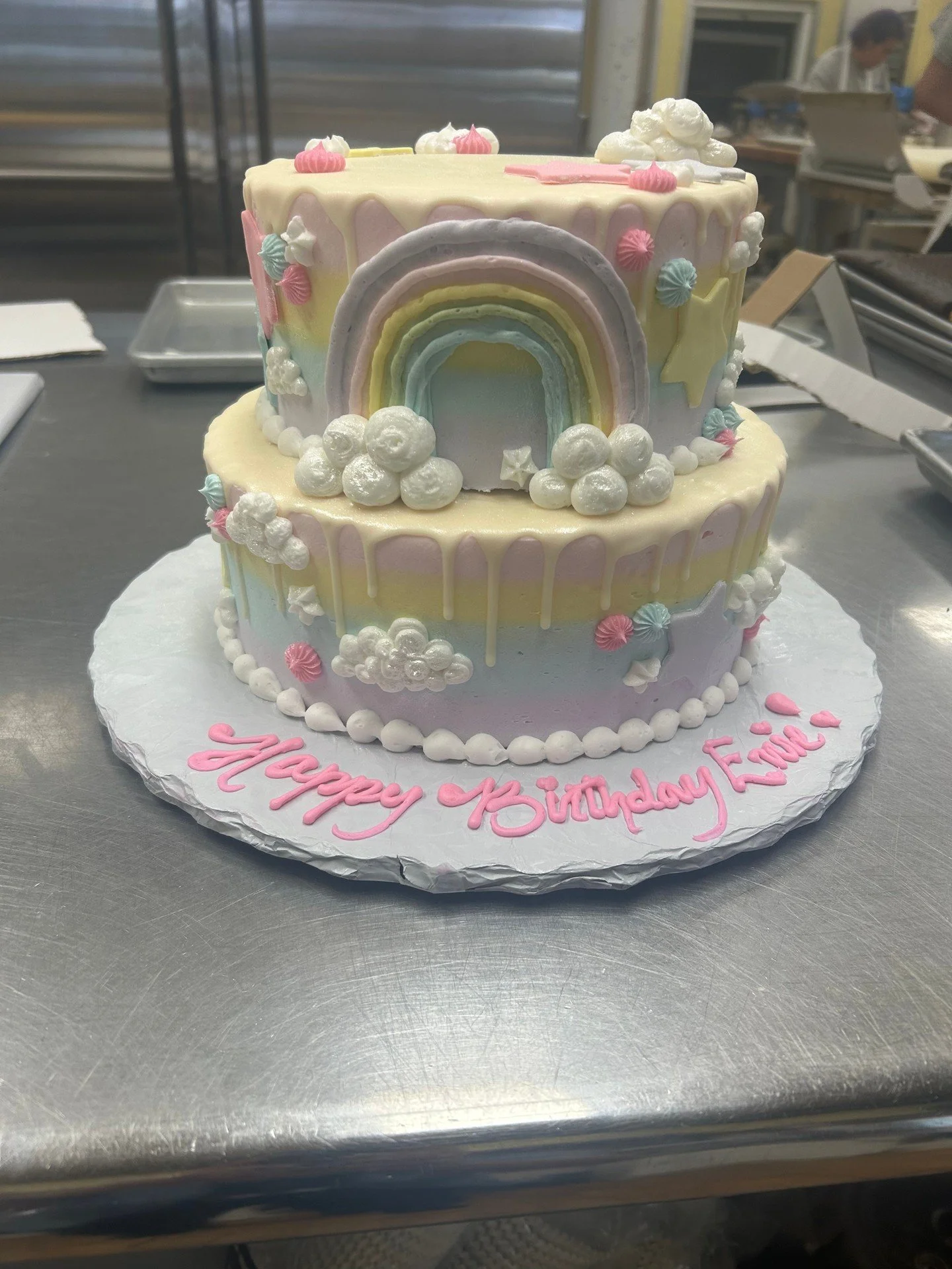 Happy Birthday Evie! #antoinespastryshop #bakery #bakerylife #bakerytiktok #cakes #richthebaker #happybirthday❤️