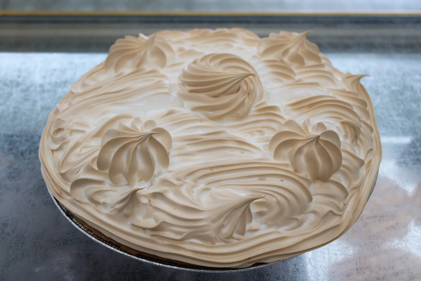 Lemon Merengue Pie!! #antoinespastryshop #richthebaker #bakery #bakerylife #baker #merengue #lemon #pie