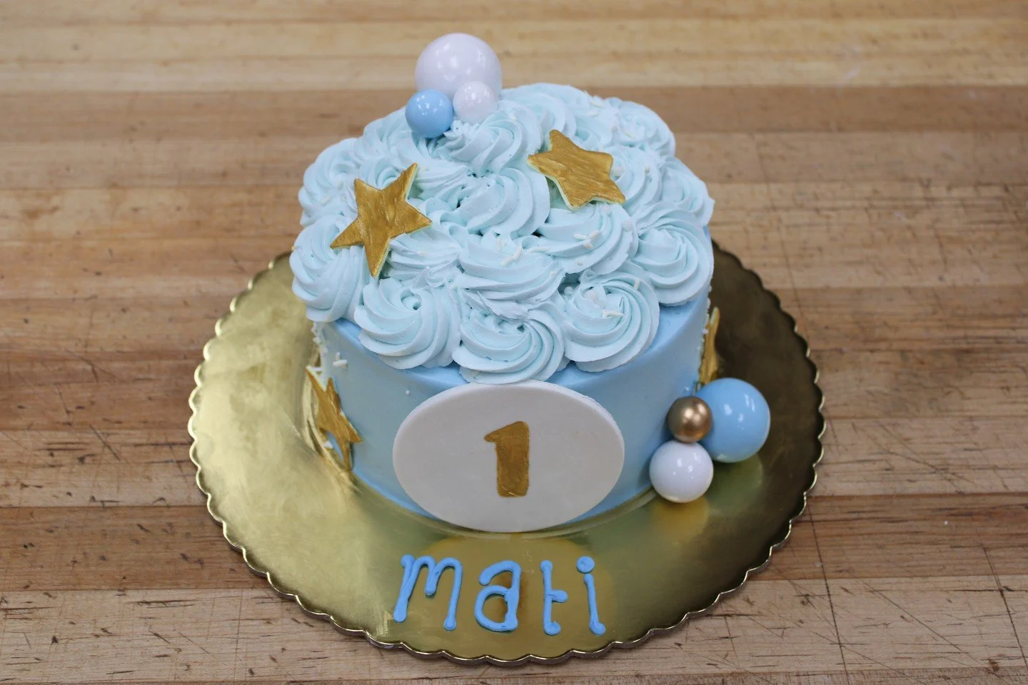 We adore a gorgeous smash cake &mdash; it's a ton more fabulous than the aftermath of Mati's party! On a sugar high, declaring no nap-time today! Happy First Birthday, little Mati! #FirstSugarRush #SmashCakeVictim #AntoinesPastryShop #richthebaker #F