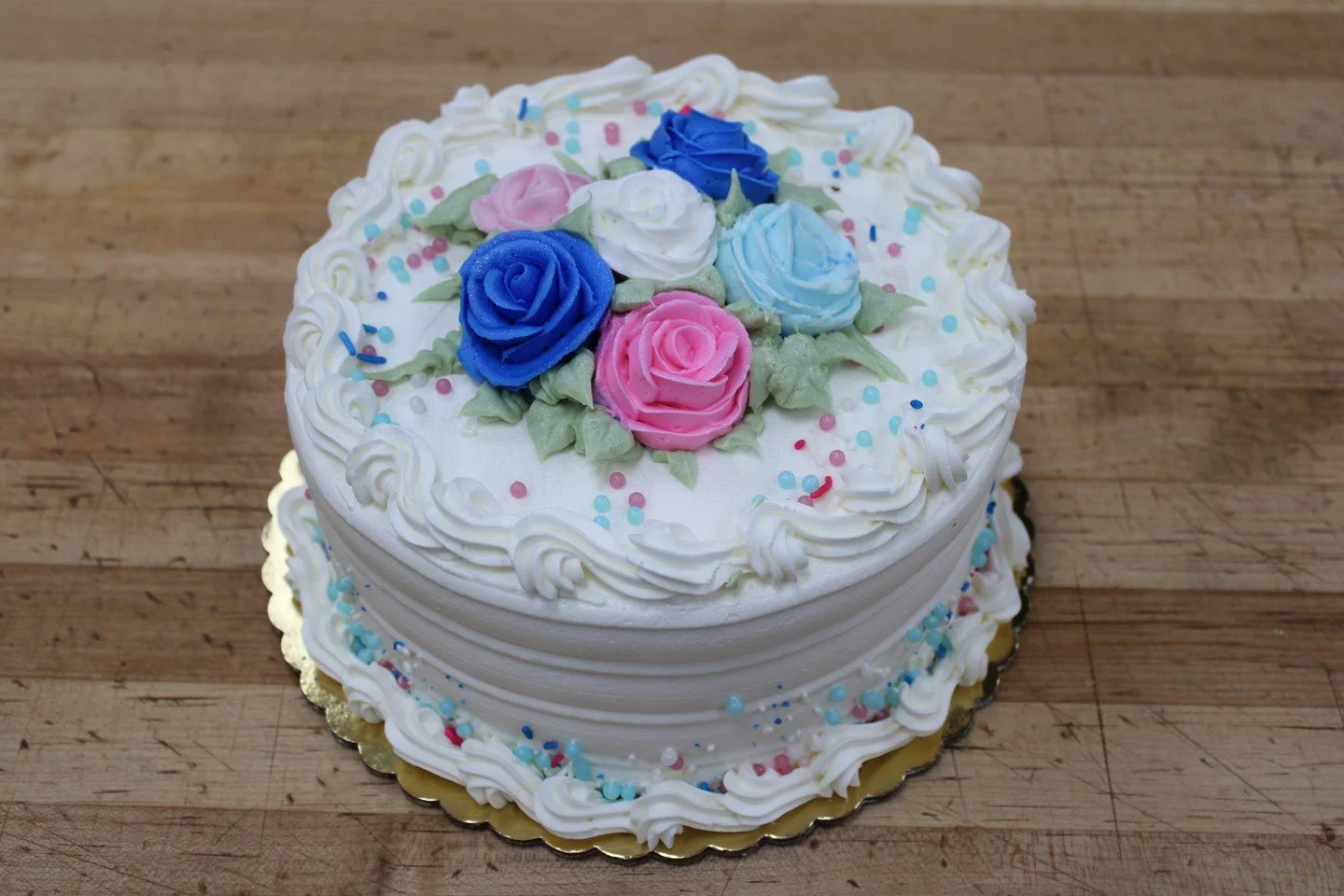 Beautiful Flowers!! #antoinespastryshop #richthebaker #flowers #cake #bakery #bakerylife #happybirthday