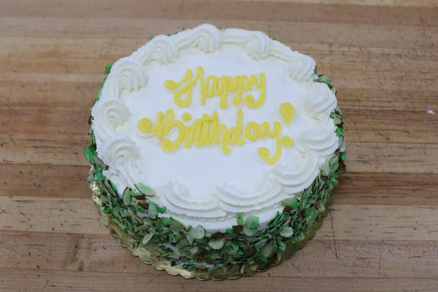 Happy Birthday! #antoinespastryshop #bakery #bakerylife #cakes #cake #chocolate #richthebaker #vanilla #italianrumcake