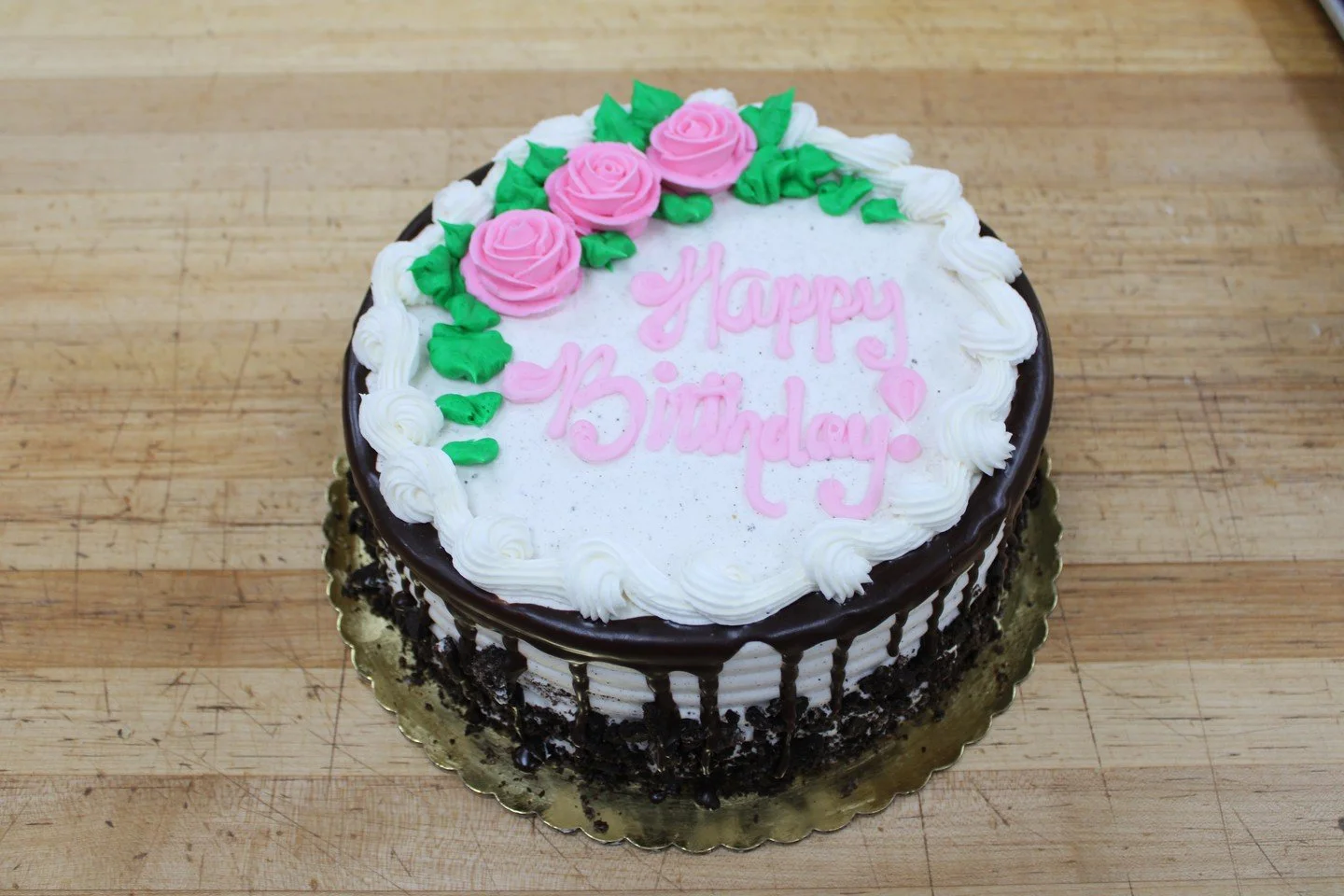 Our 8&quot; Oreo Cake!! Perfect for any chocolate lover's birthday!! Stop in today to order get yourself one to take home! @oreo #antoinespastryshop #bakery #bakerylife #cakes #cake #chocolate #richthebaker #vanilla #happybirthday #oreo