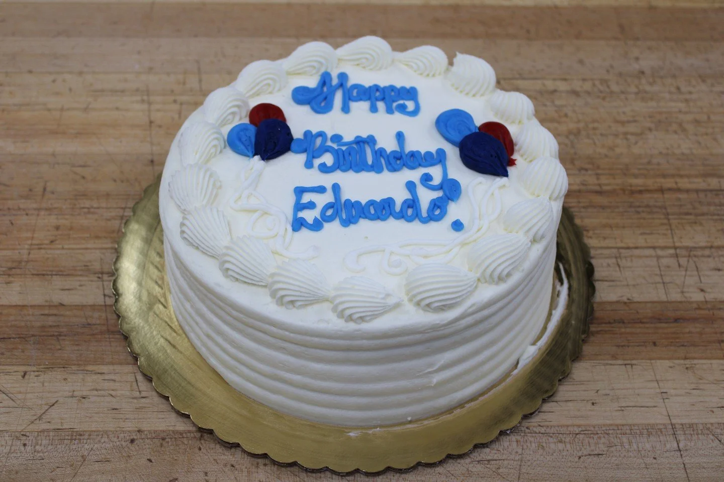 Happy Birthday Eduardo! #antoinespastryshop #bakery #cake #cakes #bakerylife #richthebaker #happybirthday #vanillacake #customcakes #customcake