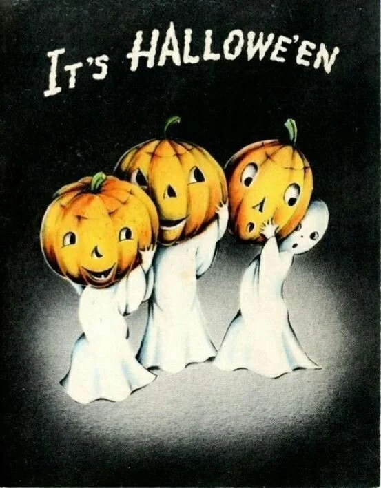 Happy Halloween!! Stop in today for a holiday treat!!! We are open from 7 am to 6 pm! #antoinespastryshop #bakery #bakerylife #halloween #holiday #richthebaker