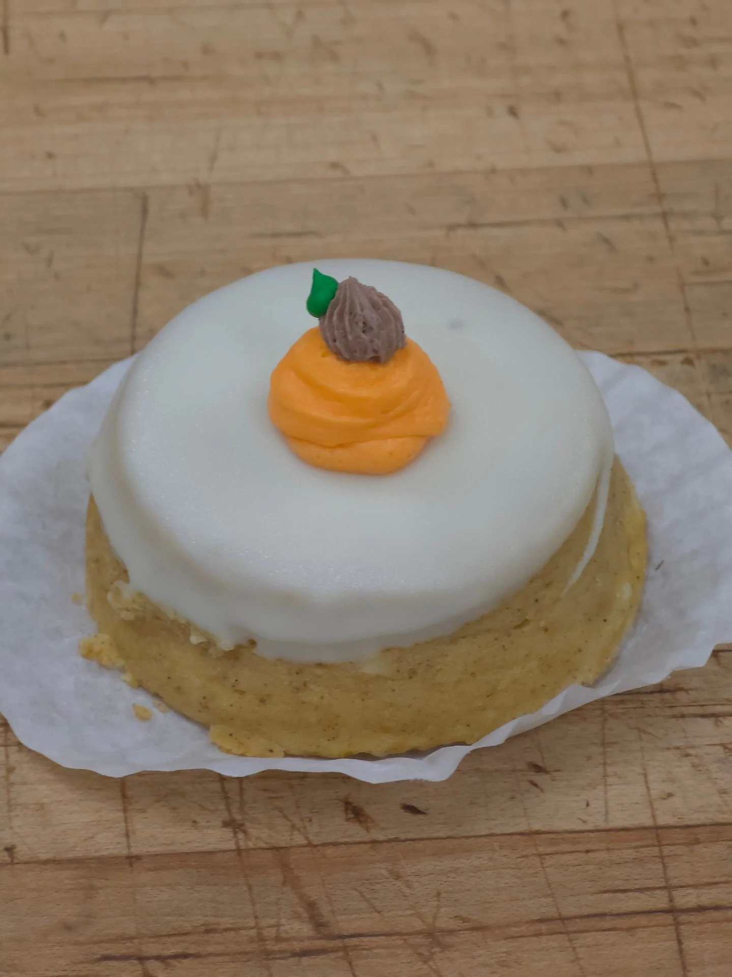 Savor the rich flavor of our delightful pumpkin flourless cheesecake!! Make your day special with this must-try fall treat!! Hurry in today before it's all gone!! #antoinespastryshop #cheesecake #flourless #pumpkin #handcrafted #bestseller #richtheba