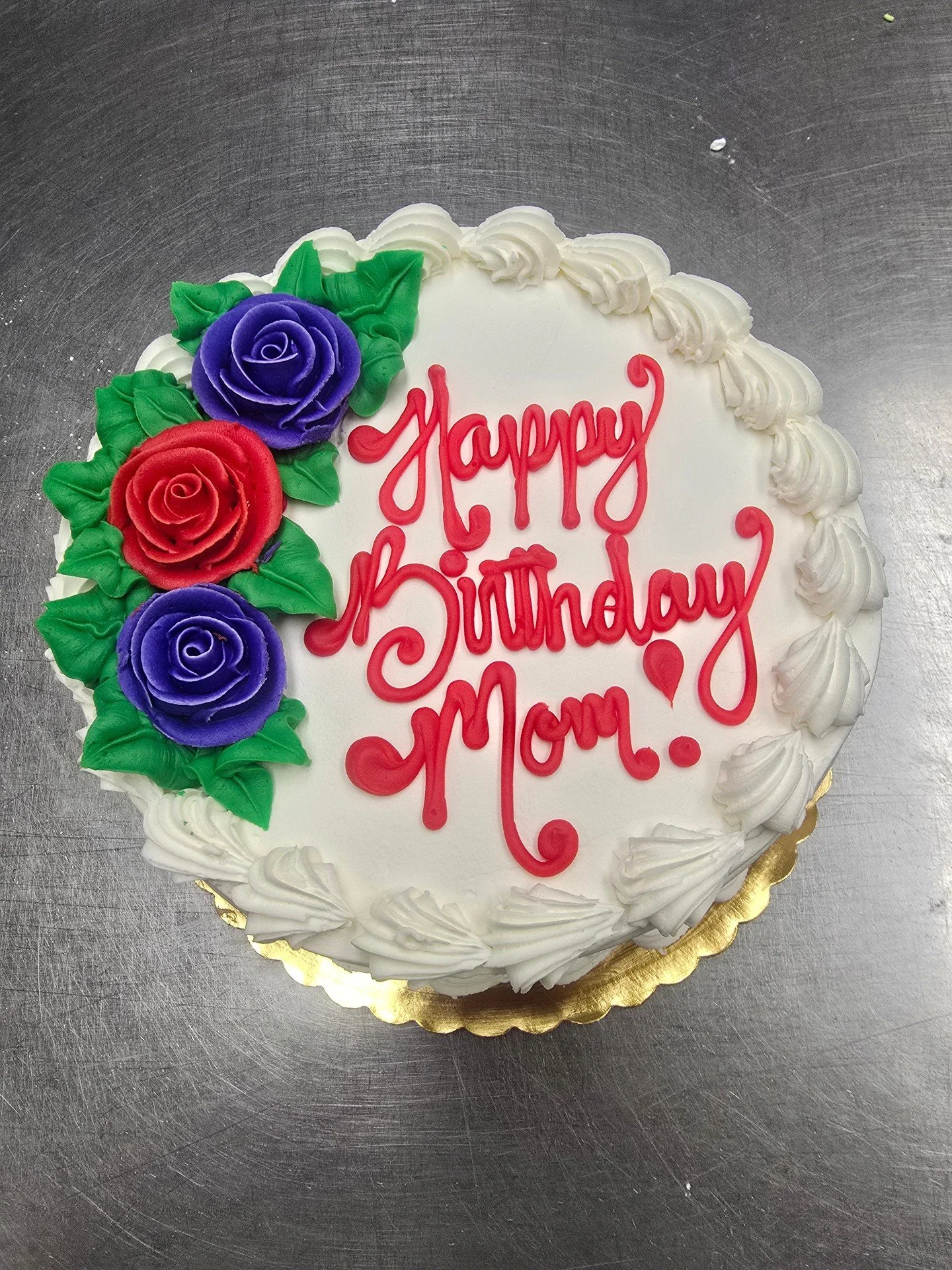 Happy Birthday Mom! #antoinespastryshop #cake #cakes #happybirthday #richthebaker #bakery #bakerlife #vanillacake #vanilla #frosting #freshfrosting
