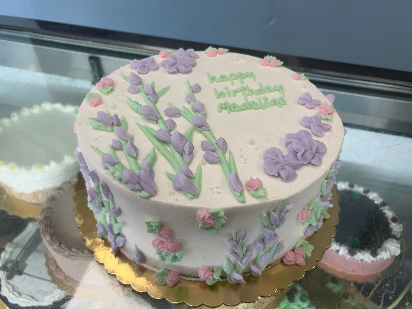 🌷💐🌹🌼 #antoinespastryshop #happybirthday #cake #cakes #decoration #vanilla #richthebaker