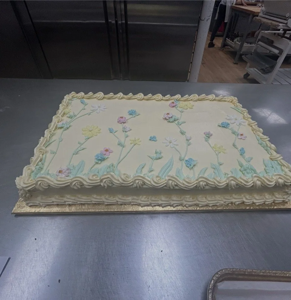 🌷💐🌹🪷#antoinespastryshop #cake #cakes #spring #customcake #frosting #sheetcake #fullsheetcake #drawing #richthebaker #springcakes