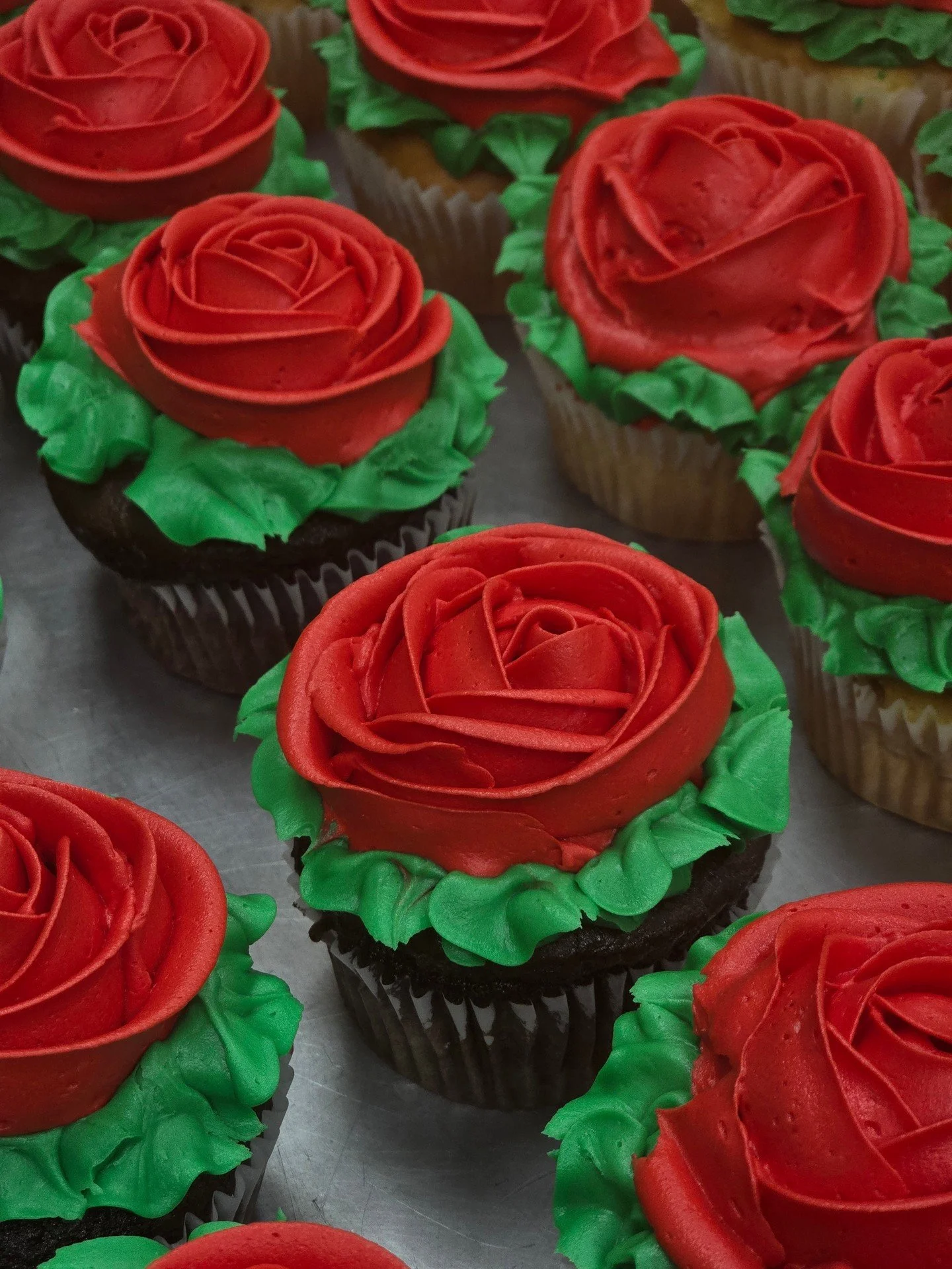 TGIF Everyone!! We have our Mothers day collection in stock! Stop in today to get our rose cupcakes or mothers day gingerbread!! #antoinespastryshop #mothersday #mom #rose #roses #gingerbread #holiday #richthebaker #cupcake