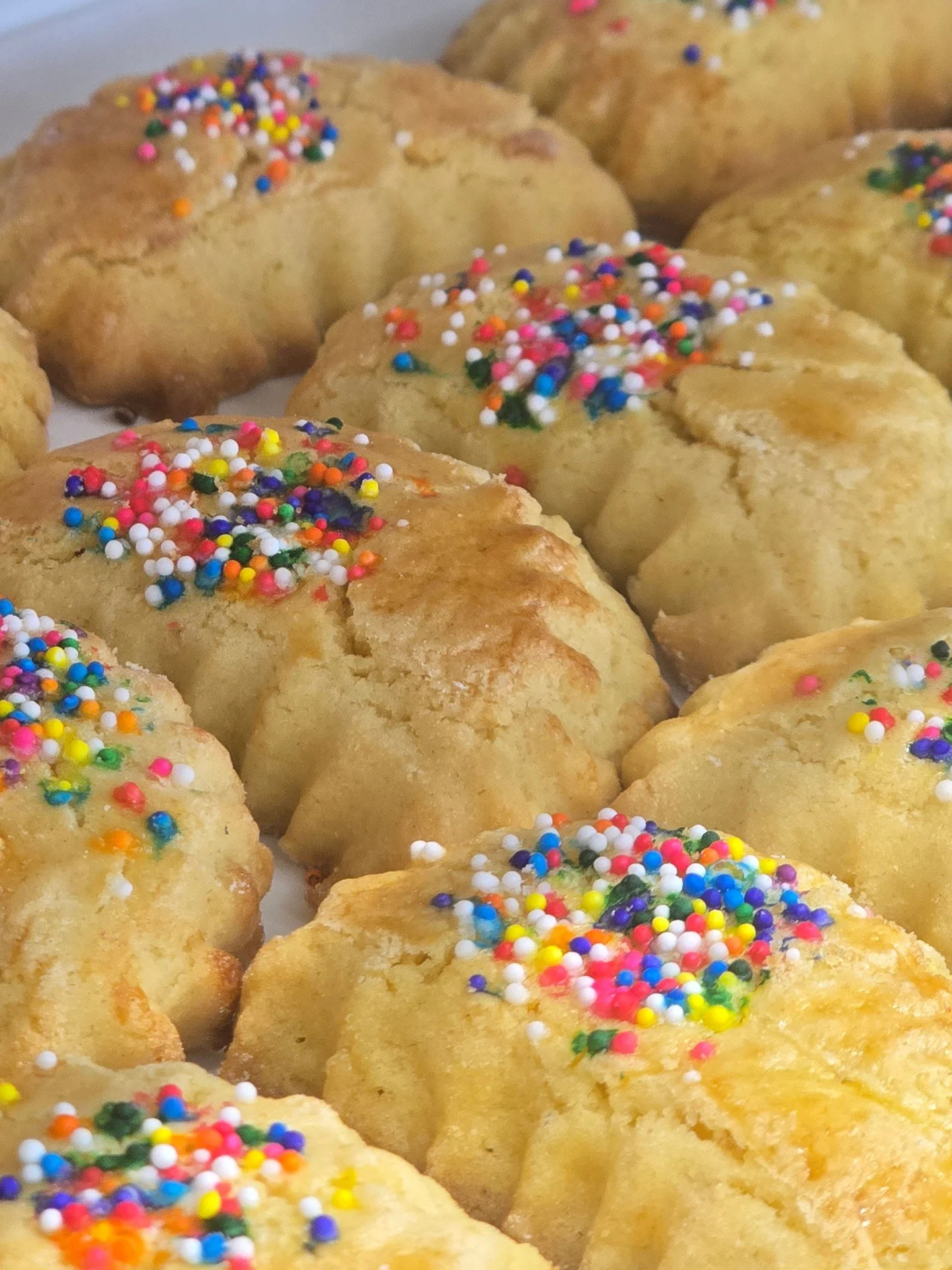 Half Moon Italian Butter Cookies! #antoinespastryshop #cookie #cookies #italian #italy #sprinkles #richthebaker #rainbowsprinkles #halfmoonbutter