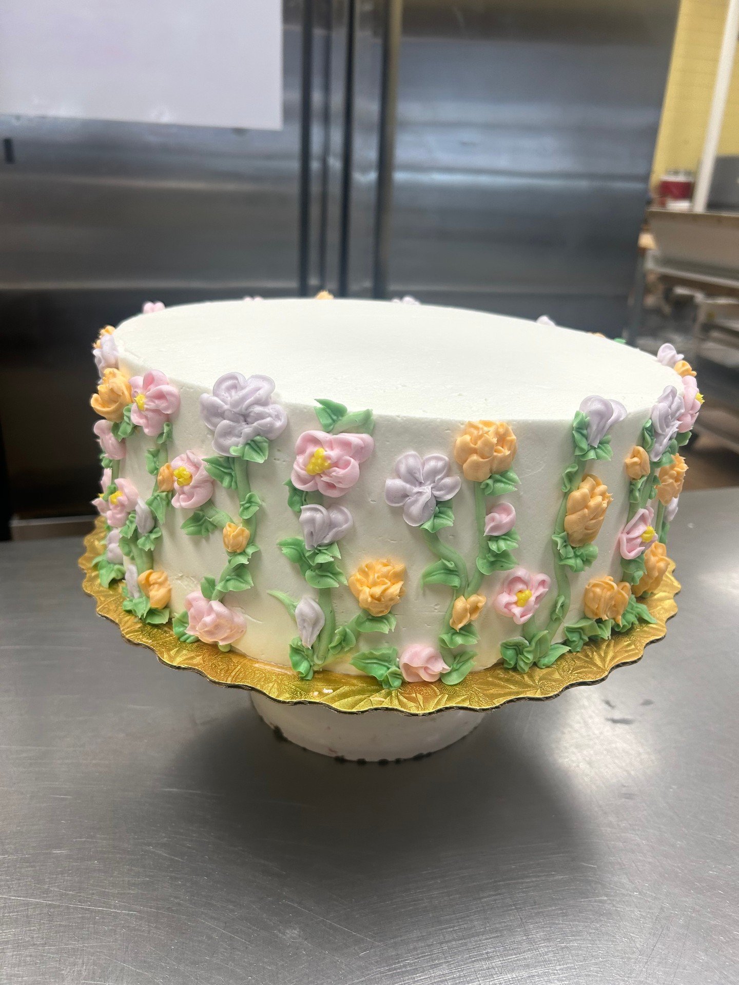 🌹🌷🏵️🌼🌸🌺#antoinespastryshop #cake #vanilla #cakedecoration #richthebaker #flowers