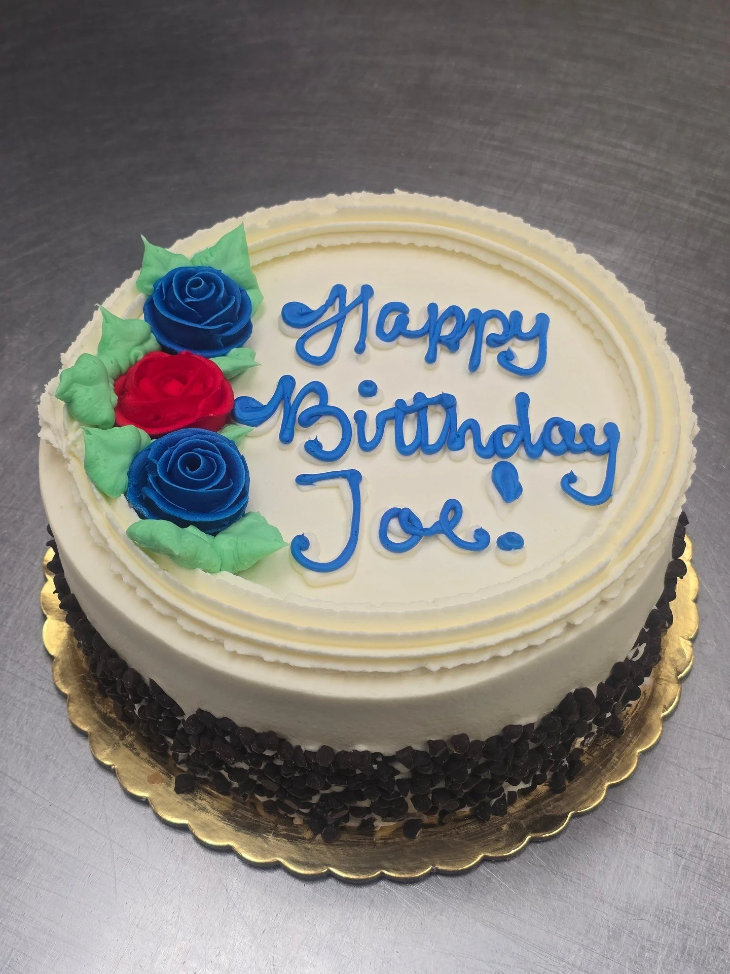Happy Birthday Joe! #antoinespastryshop #cannolicake #cannoli #whipcream #chocolatechip #frosting #richthebaker #happybirthday