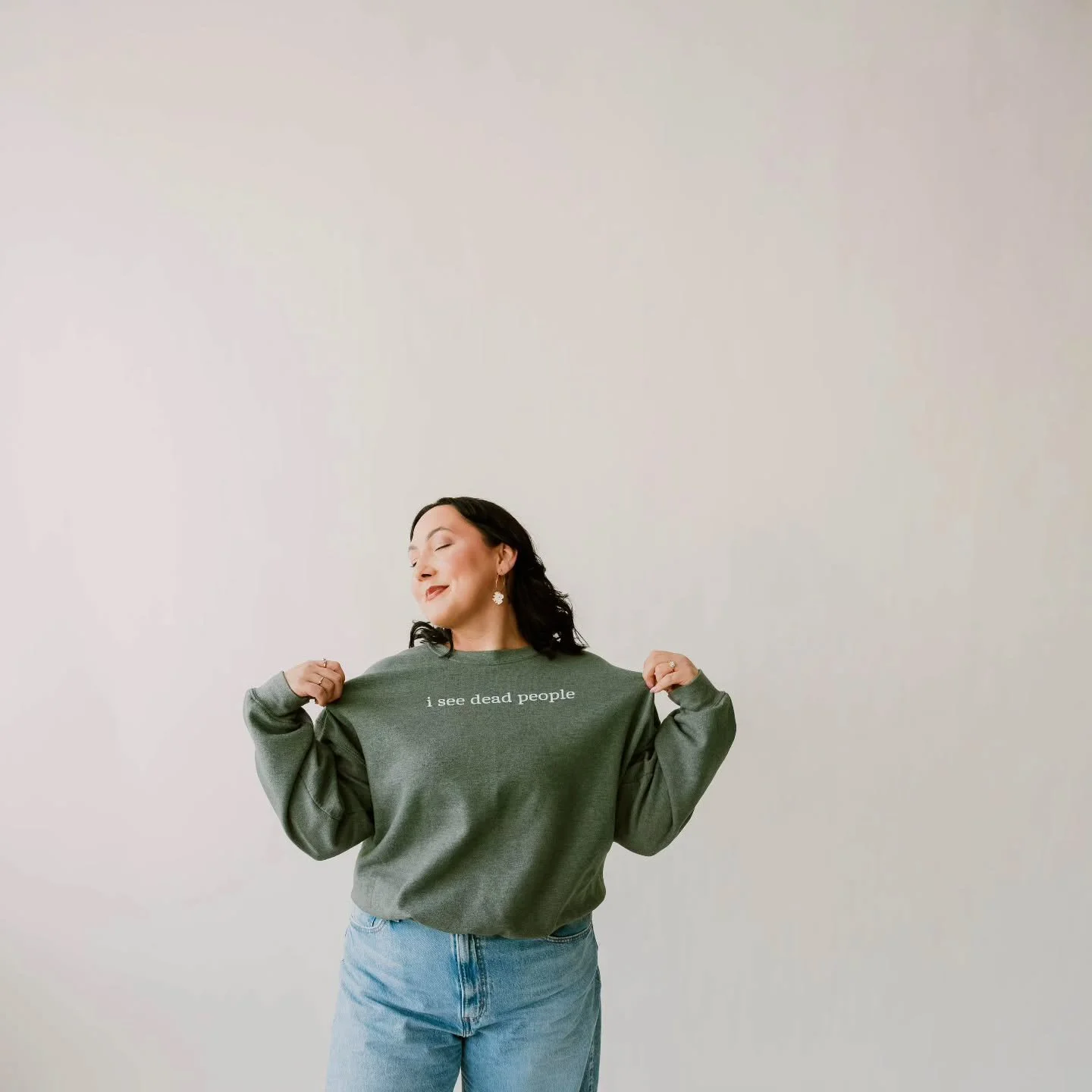 6 years ago I did a group reading that made me question everything...😅

It was so deeply uncomfortable and embarrassing as 20 something attendees watched me struggle.

It was a bit of a tougher crowd. Some were testing me, and many loved ones didn't