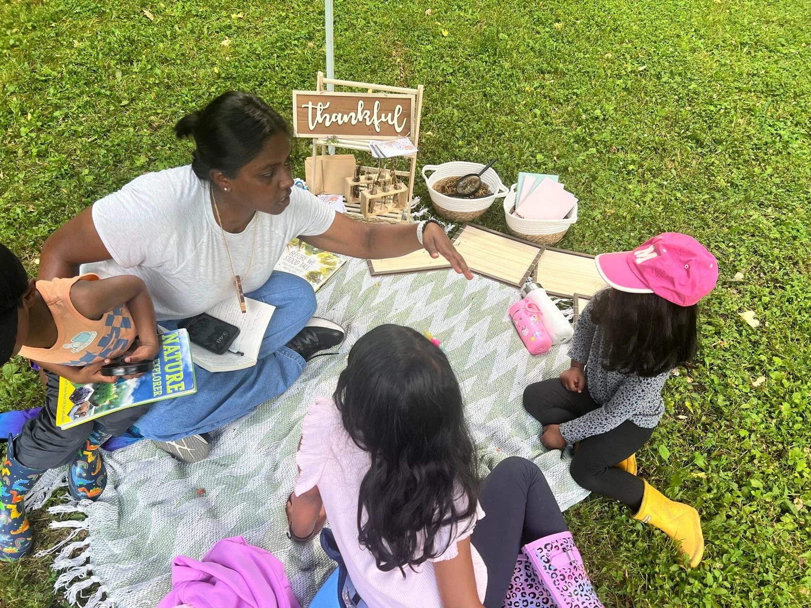 Part One - Benefits of Foraging
Small group gather before we go on our nature walk! Talked about risks, what foraging means, honourable harvesting, etc.