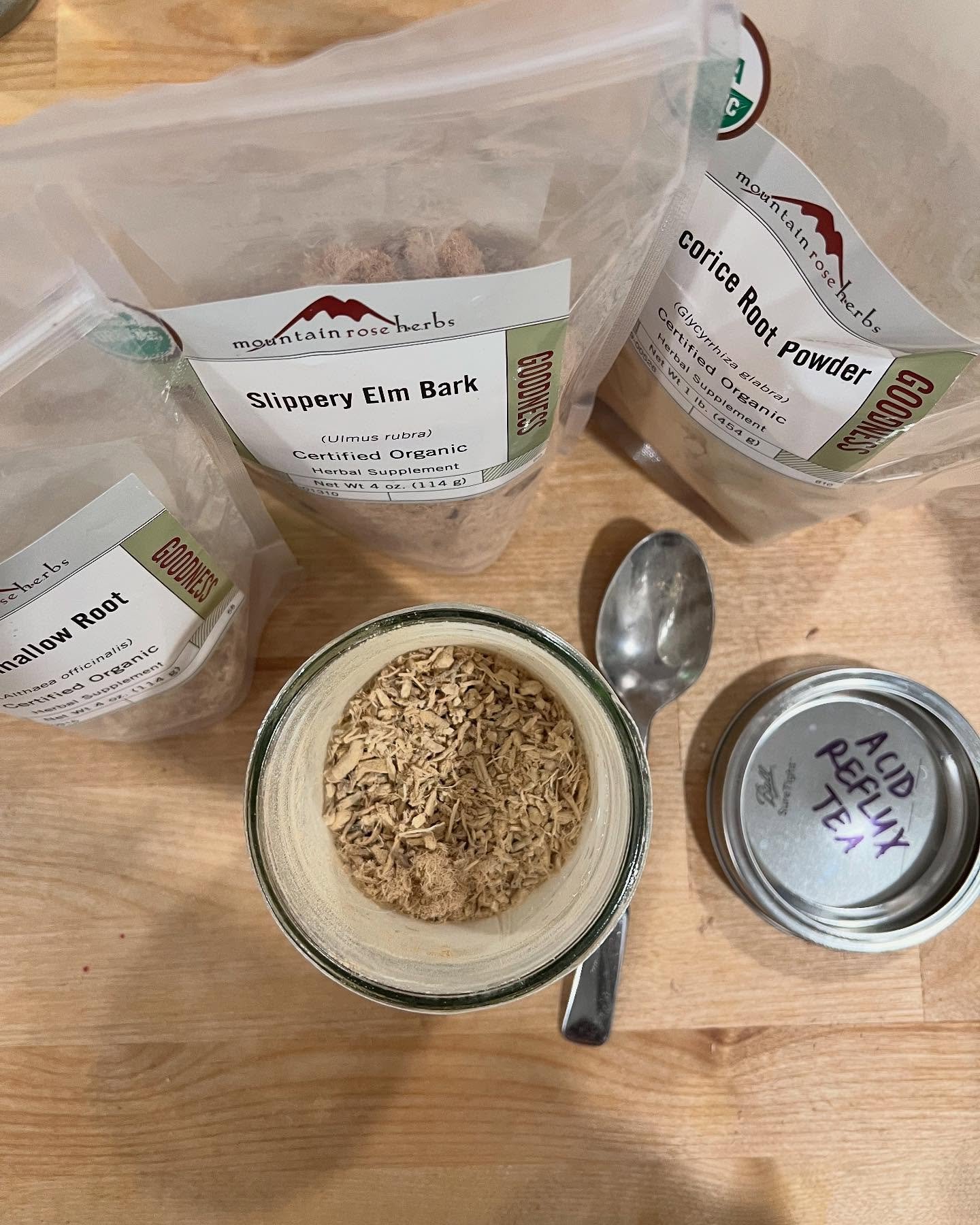 The volume of requests I got for my acid reflux tea during this holidays season was 🫠🫠🫠 

(I&rsquo;ve had to start making it in bulk)

🎄🍪🥛

if you&rsquo;re still struggling post holidays shoot me a message and I&rsquo;ll send you the recipe 😉