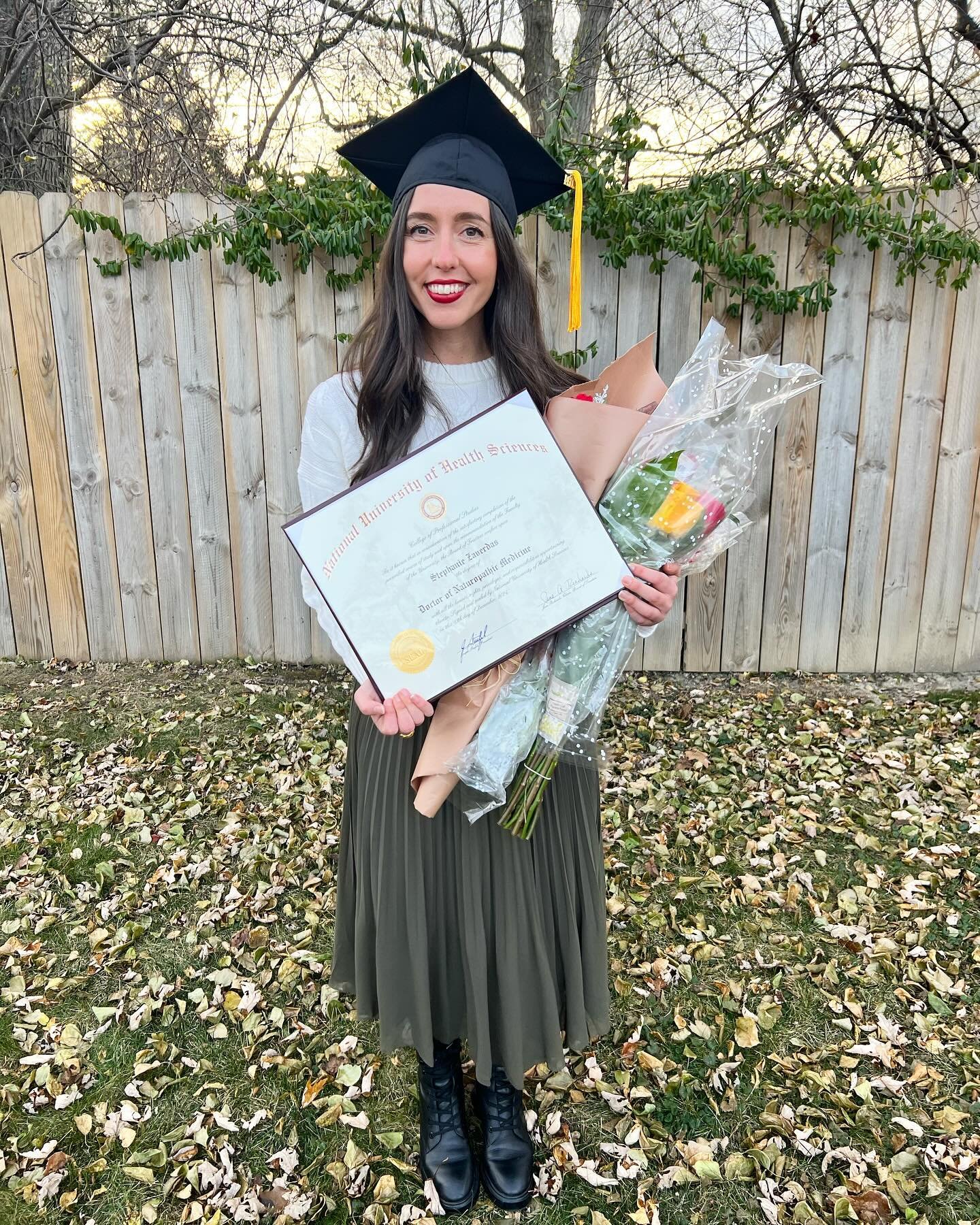Hey ALL, 

Now that graduation has come and gone I&rsquo;m officially pre booking new patients for the new year 🥹

If you&rsquo;re looking to get a head start on all things health, shoot me a message 

Plenty more coming soon 🤞🏼