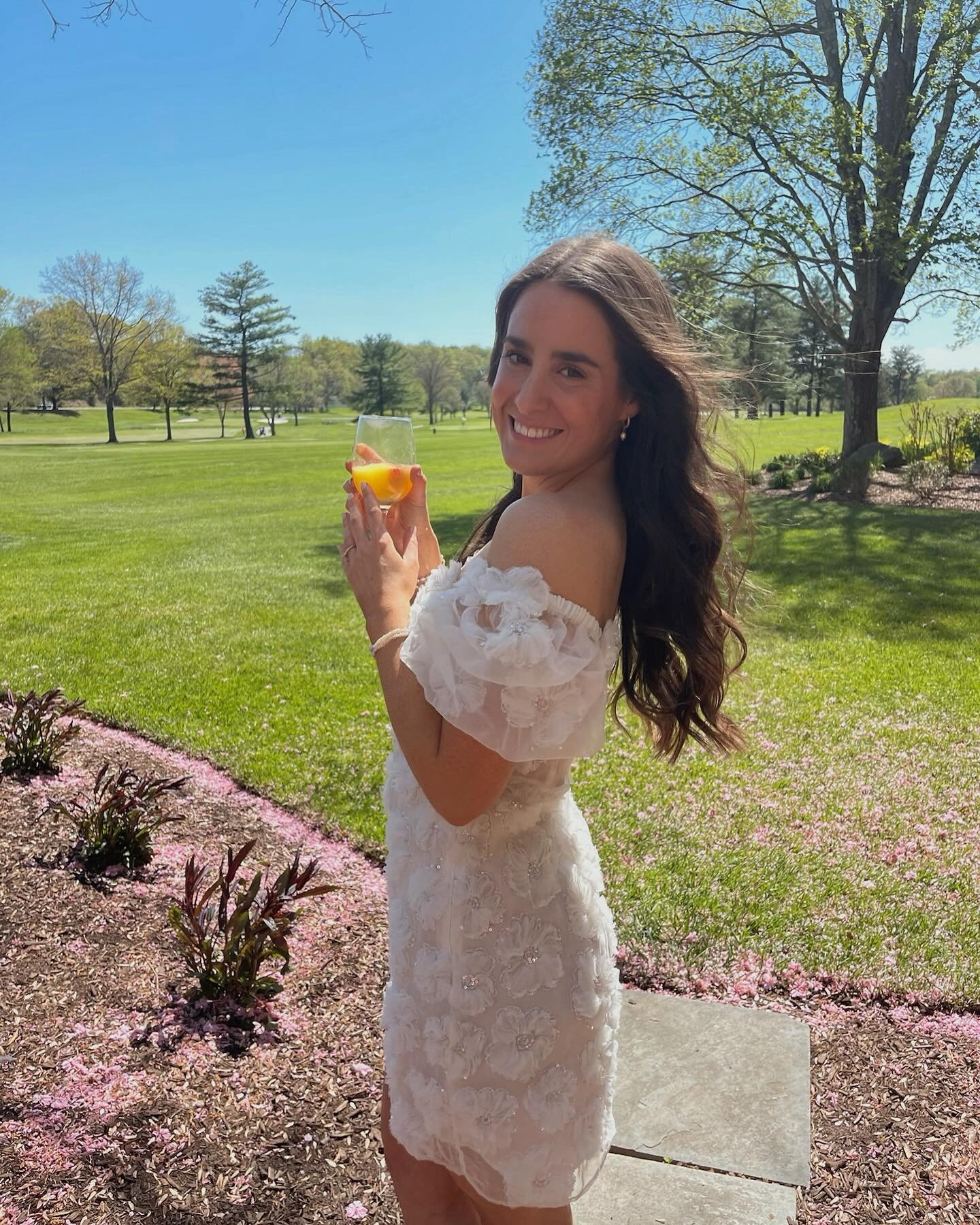 My soon to be mother in law @debwnewell hosted the sweetest bridal shower. Feeling all the love!! 💕 🧡 

#brıdetobe #bridalshower #whitedress #bridallooks