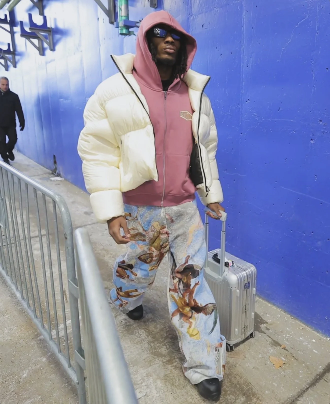 TJ Tampa Raven’s X playoff tunnel fit 