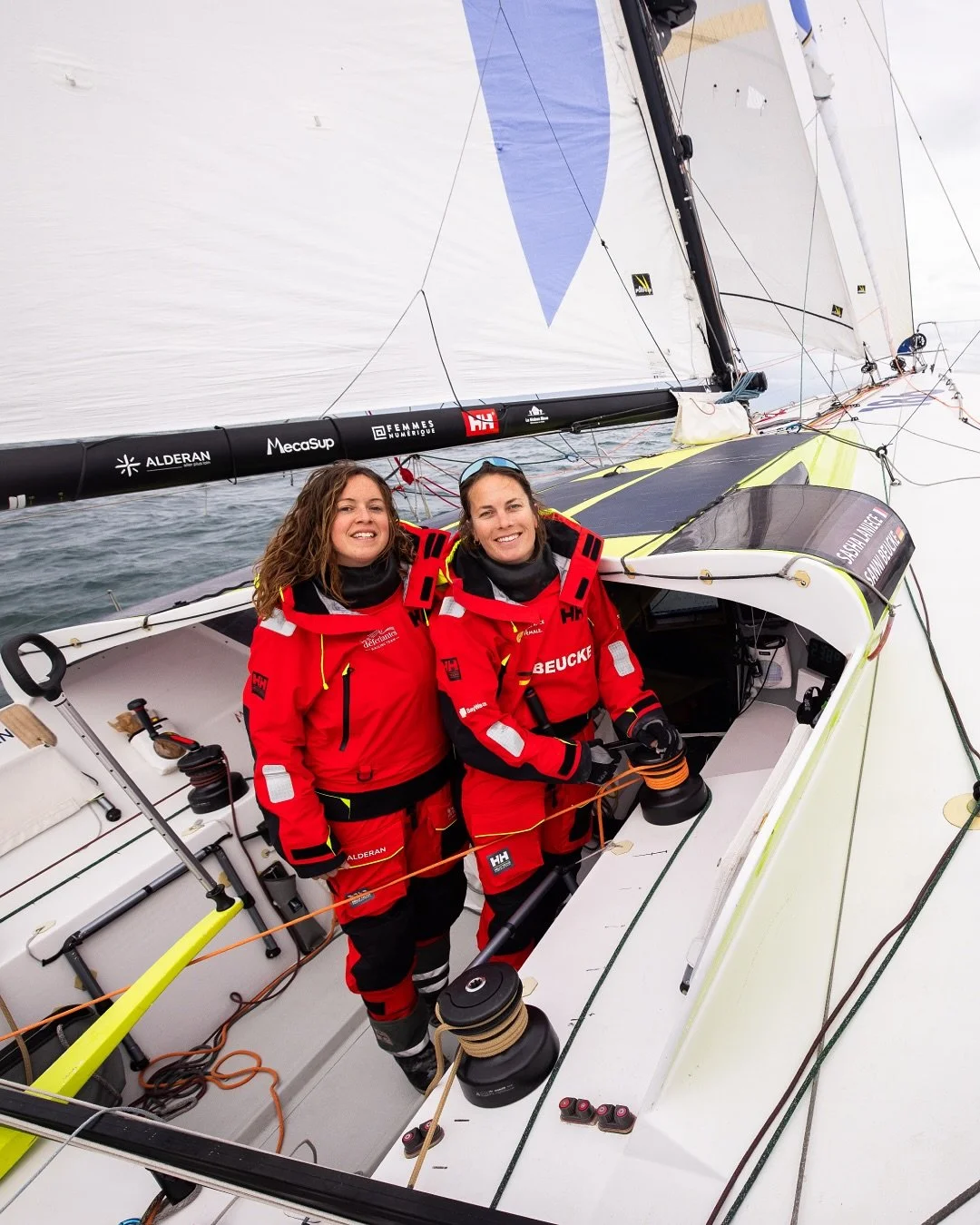 Dans un peu moins de deux semaines maintenant, je prends le départ de la 2e transatlantique de toute ma vie… 
Mais cette fois c’est en double, avec la super @susannbeucke à bord du Class40 @alderan_sgp ! 🌊
Pour le moment