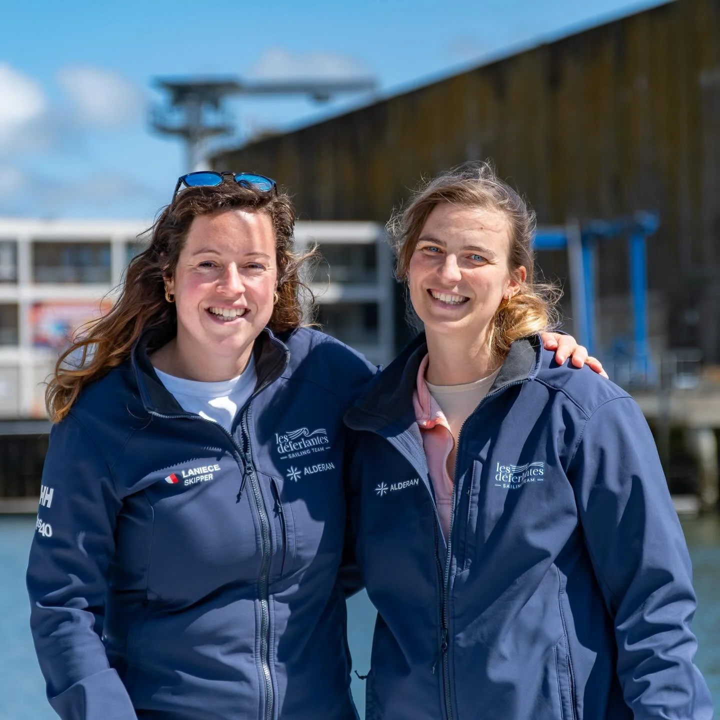 Nouvelle skippeuse &agrave; la barre du Mini @alderan_sgp chez les D&eacute;ferlantes 🙋&zwj;♀️

L&rsquo;&eacute;curie est heureuse d&rsquo;annoncer l&rsquo;arriv&eacute;e de @marie_gillier , Nouvelle skippeuse du Mini 6.50 Alderan.

&Agrave; 33 ans,