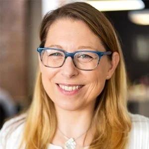 AI Dystopia or Utopia | Lisa Larson-Kelley