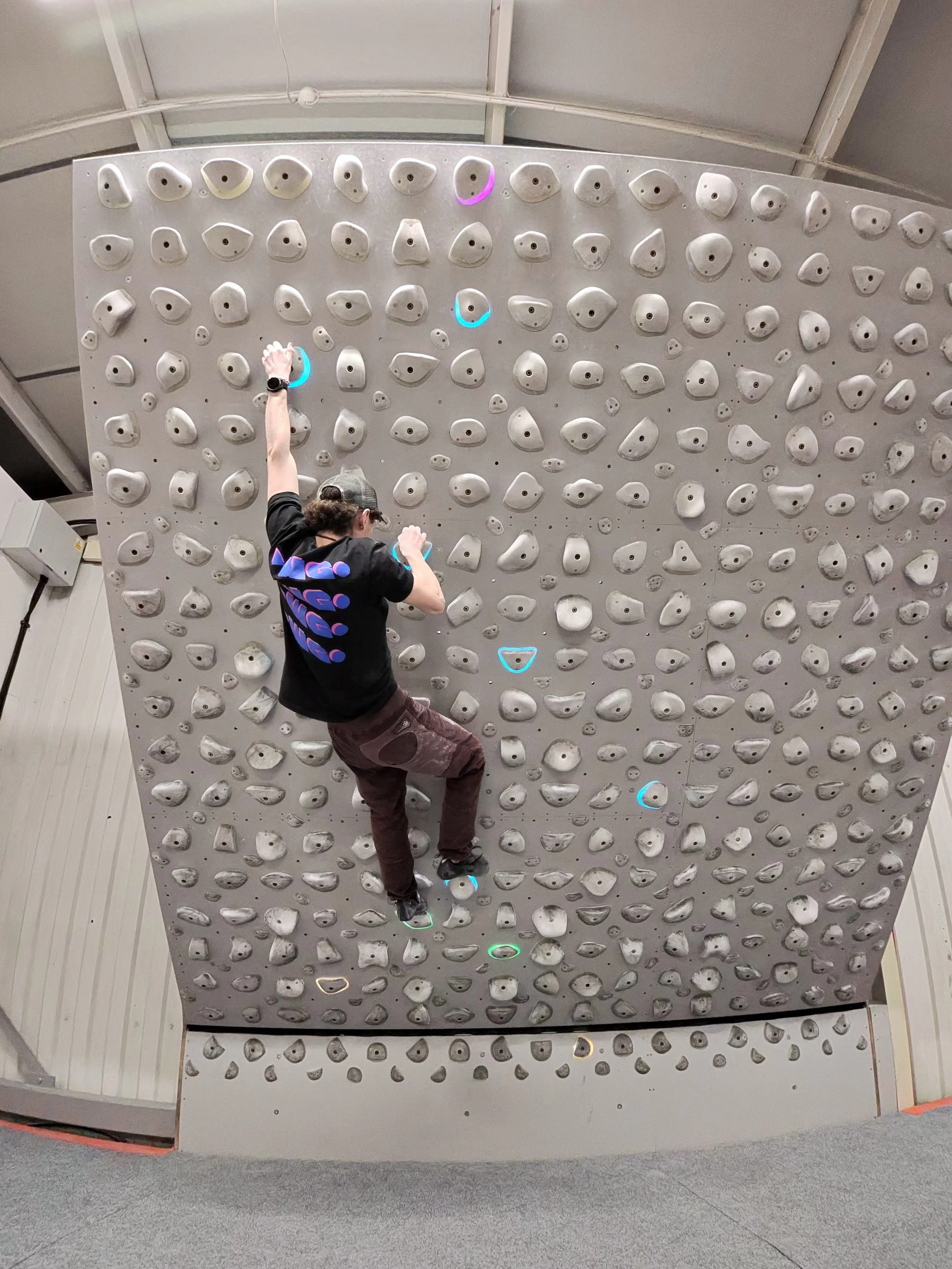 Loose trousers for bouldering
