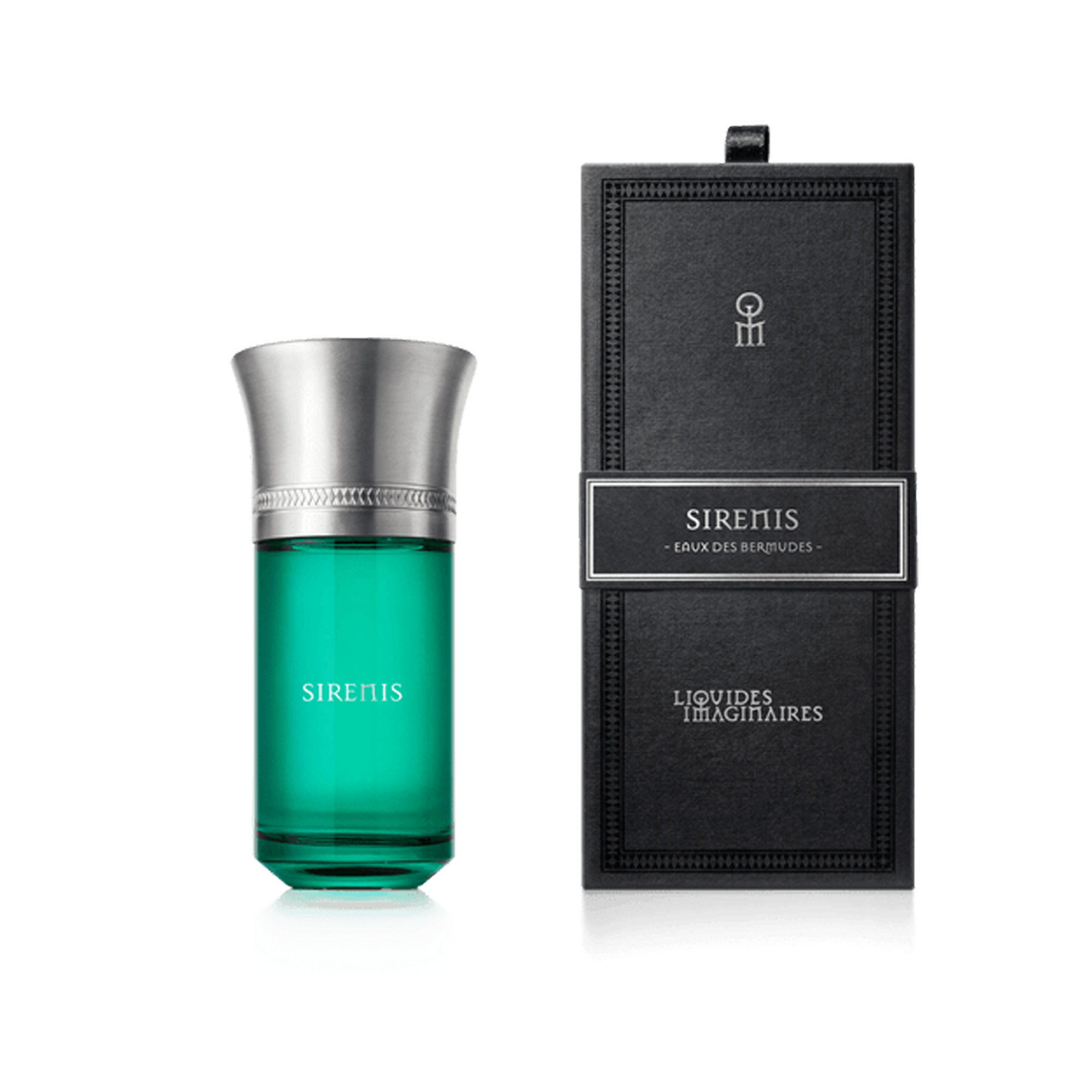 Vela en frasco de vidrio con aroma a calahorra, en soporte de concreto y fondo oscuro.