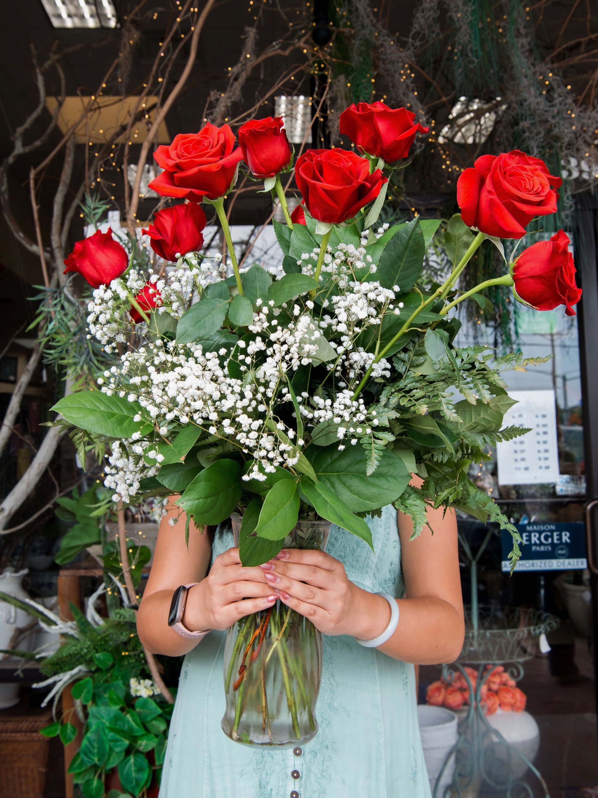 Is your social media blooming this summer? 🌸☀️

We get it&hellip;.keeping up with social media can feel overwhelming. Between running your business, managing your team, and handling day-to-day operations, creating content often ends up at the bottom