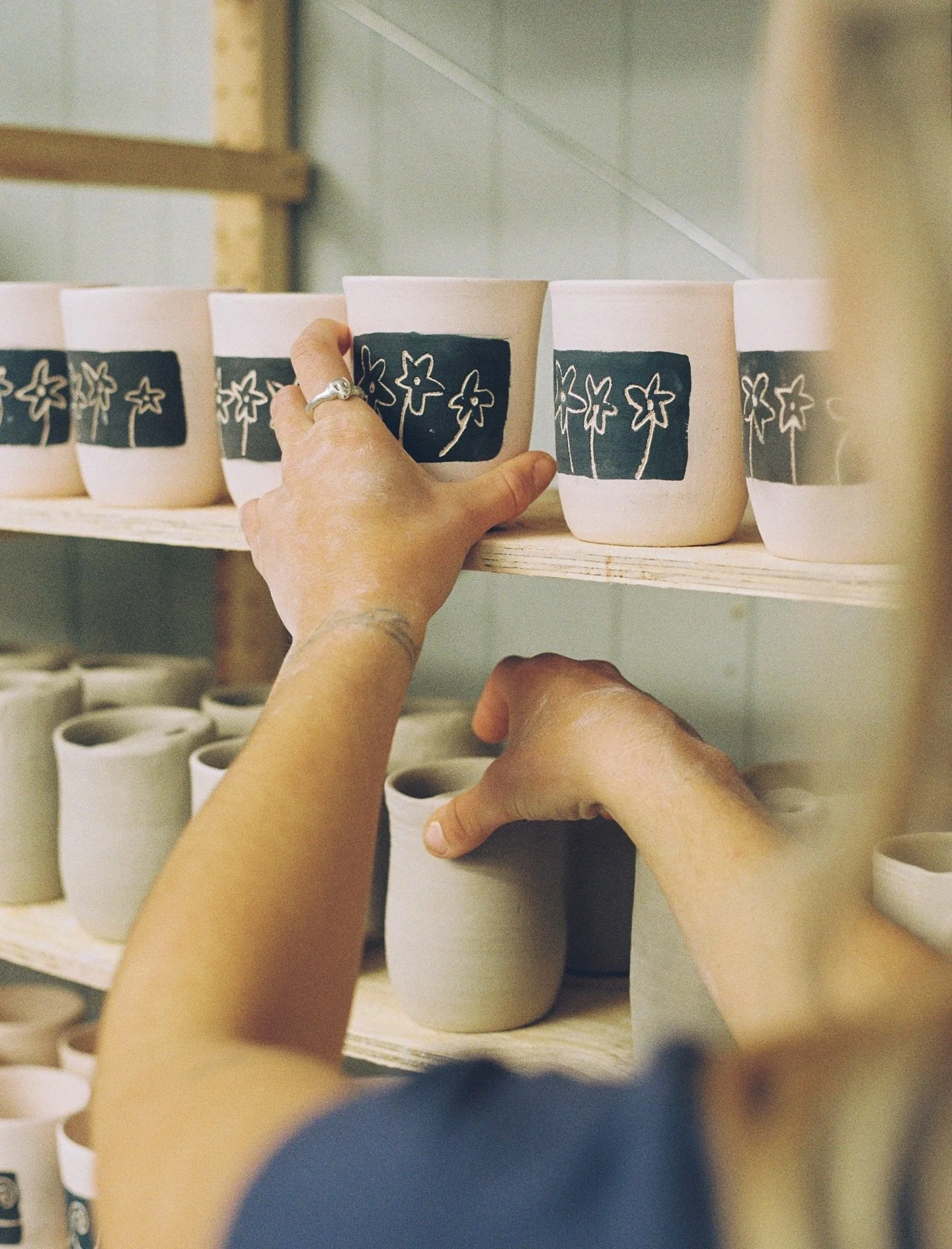 I think we all need a grub mug in our life 

In the studio with @grub.mugs 🐬✨