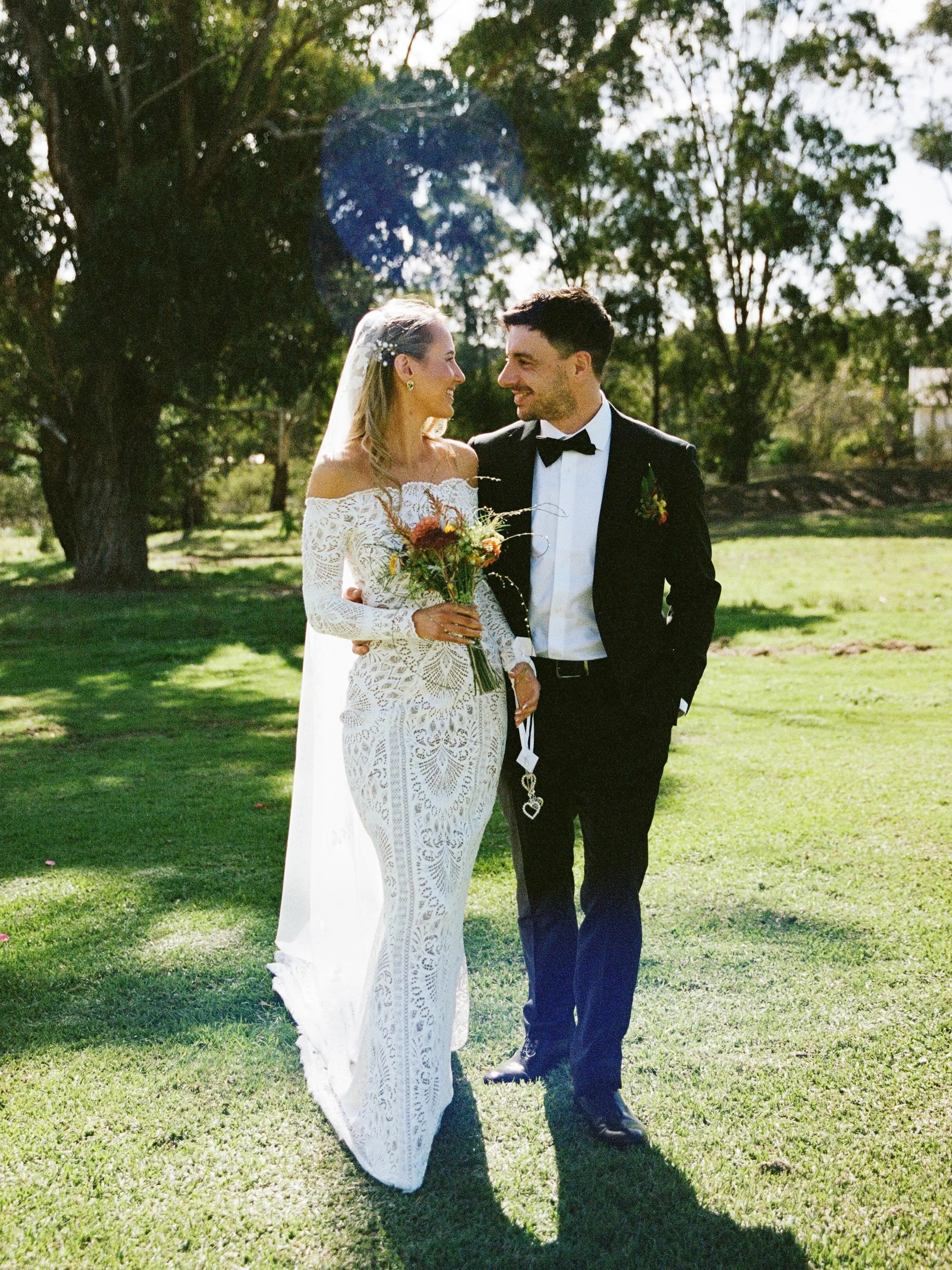 When the sun comes out at just the right moment 🌞 Couldn&rsquo;t stop smiling for Amy &amp; Jordy&rsquo;s gorgeous day, with the sweetest bouquet by @royalbotanicgardensvic 🍃

Thanks @irohasphoto for these crisp dev &amp; scans 🎞️