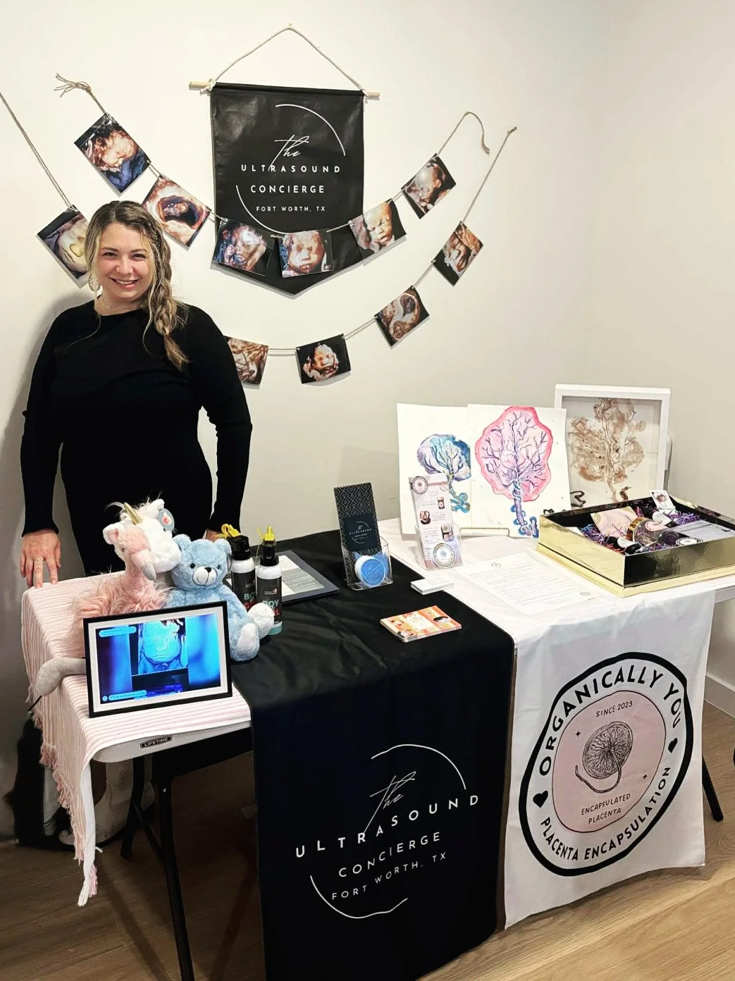 Had a wonderful time with the families of Keller this morning for @fit4momkellersouthlake  Grand Reopening Celebration! Love this community 💕