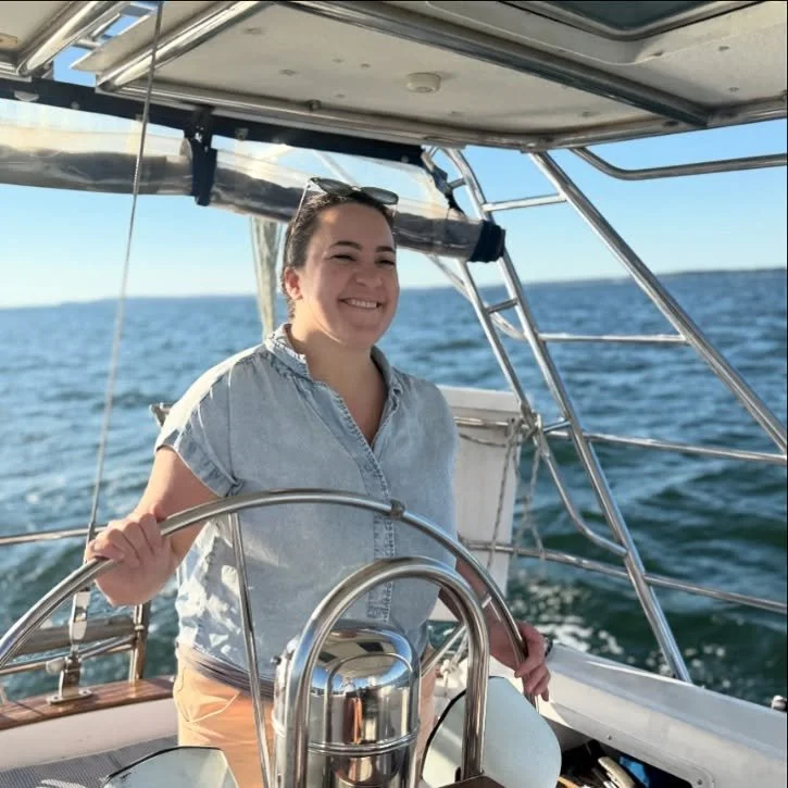 The helm has a way of bringing out your truest smile..sun on your face, sea beneath your feet, and nowhere else you&rsquo;d rather be ☀️ 

#SweetSeaCharters #SailVirginia #NorthernNeck #ChesapeakeBayLife #WhiteStoneVA #VirginiaCharters #BayAdventures