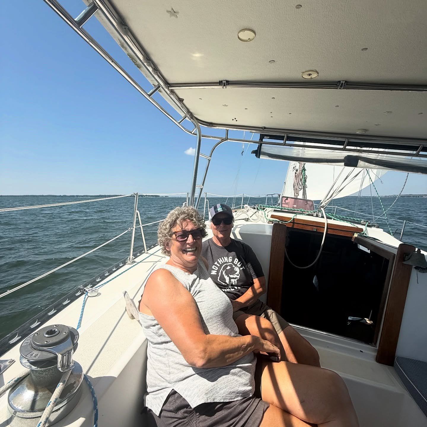 Friday on the river&hellip; it doesn&rsquo;t get much better. Perfect wind, sunshine, and the best way to start the weekend.

One opening this weekend on Sunday evening from 5-8pm. Grab it while you can! 

#sweetseacharters #comesailaway