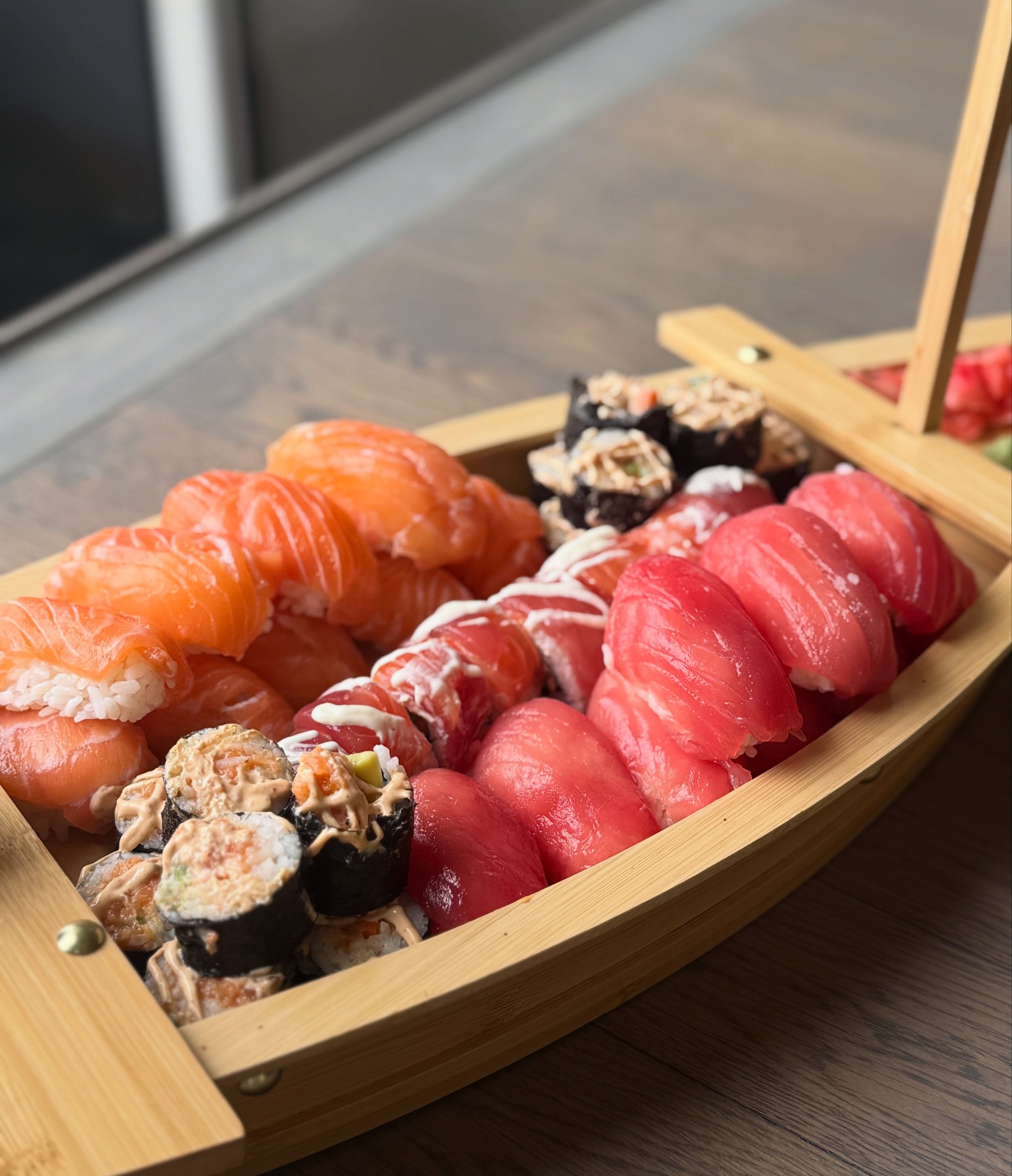 Our definition of a loaded down boat 🍣 

Happy Memorial Day weekend. Glad the sun came out for us this evening and the rain finally took a break. Awesome day on the water paired with deliciousness! 

#sweetseacharters #missmaryseafood #chesapeakebay